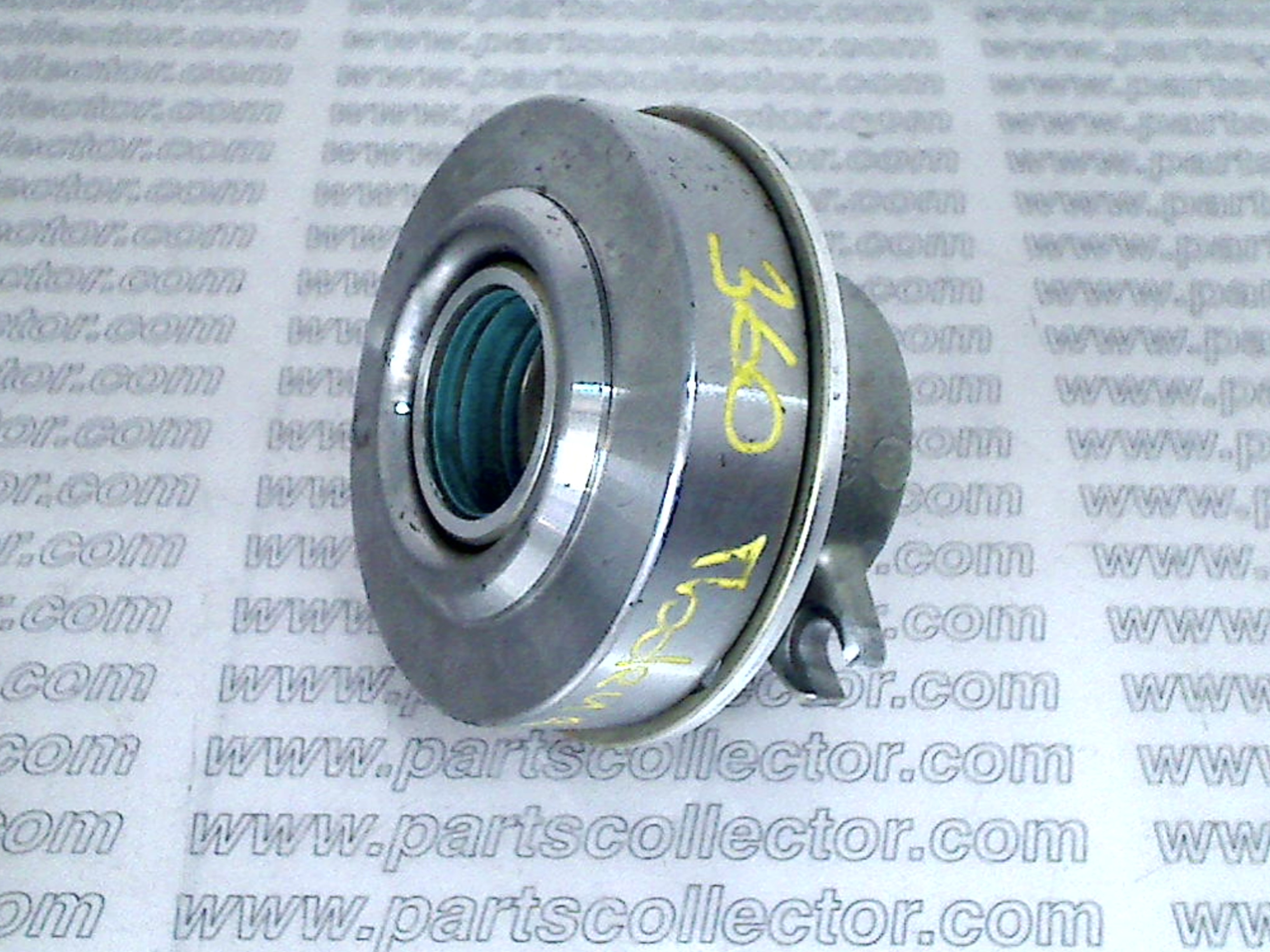 THRUST RELEASE BEARING WITH FLANGE