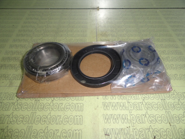 FERRARI  Steering and Wheels code 1729 compatible with: FERRARI 365 GT 2+2, FERRARI 365 GTB4 DAYTONA, FERRARI 365 GTC 2+2, FERRARI 365 GTC4 