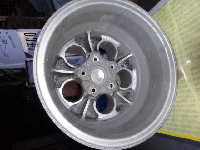 LAMBORGHINI 005212867 Steering and Wheels code 2083 compatible with: LAMBORGHINI COUNTACH 5000 - detail view