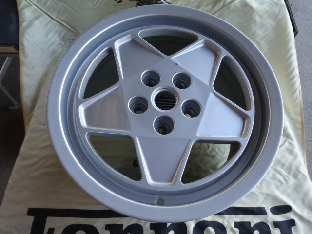 123166 Steering and Wheels code 2204 compatible with: FERRARI TESTAROSSA