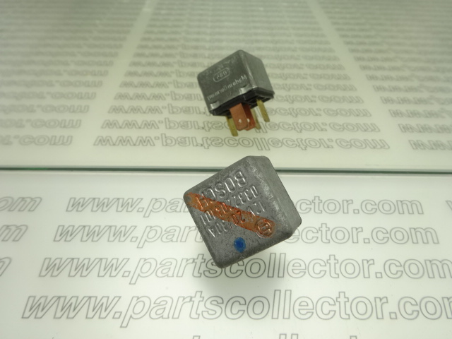 Bosch 40130106 Electrical system code 2612 compatible with: BOSCH BOSCH, FERRARI 308, FERRARI 328, FERRARI 348, FERRARI 400, FERRARI 512BB, FERRARI 512TR, FERRARI MONDIAL T