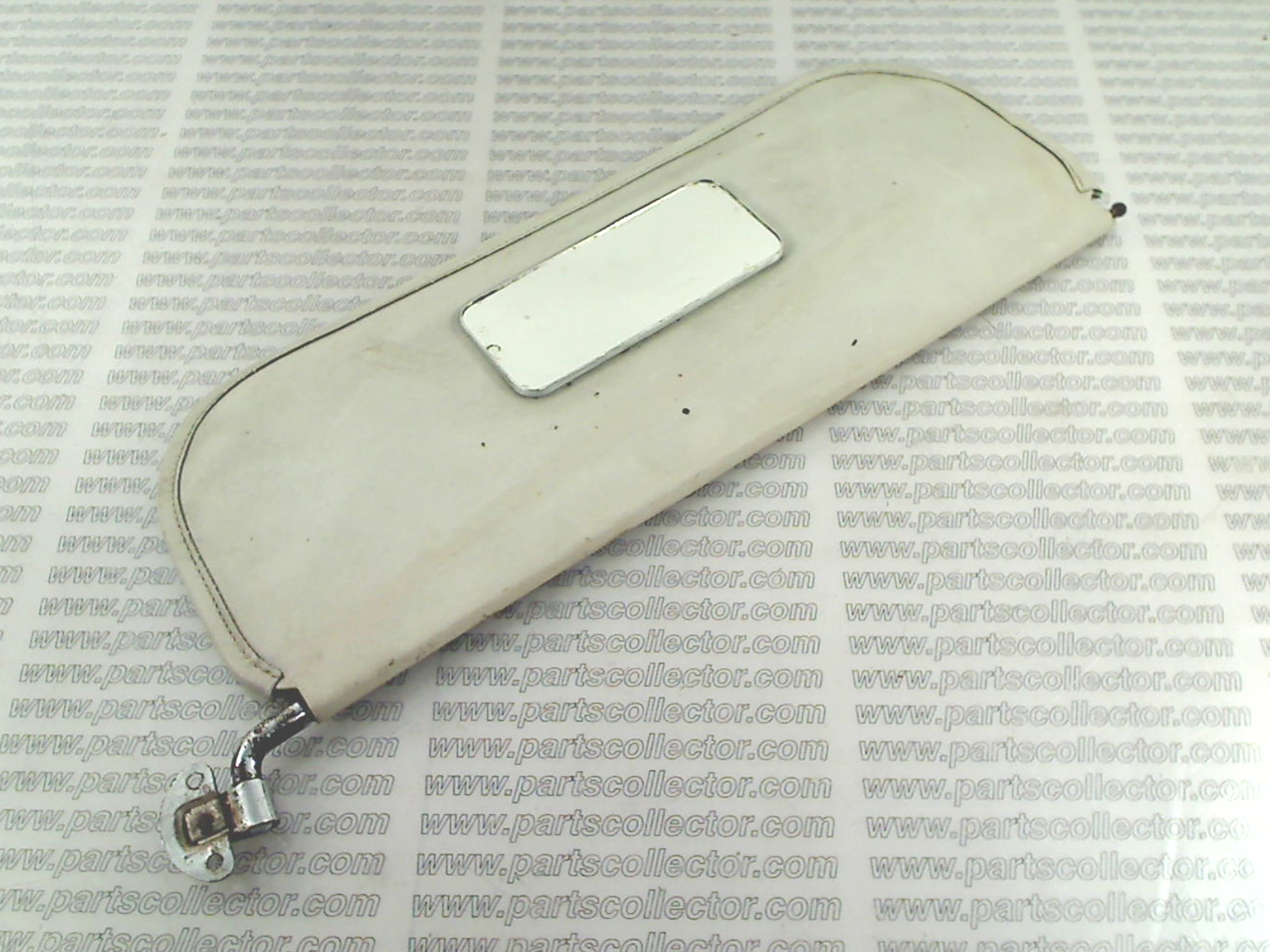 FERRARI 241-64-810-00 Car body code 18193 compatible with: FERRARI 250, FERRARI 250 GTE - detail view