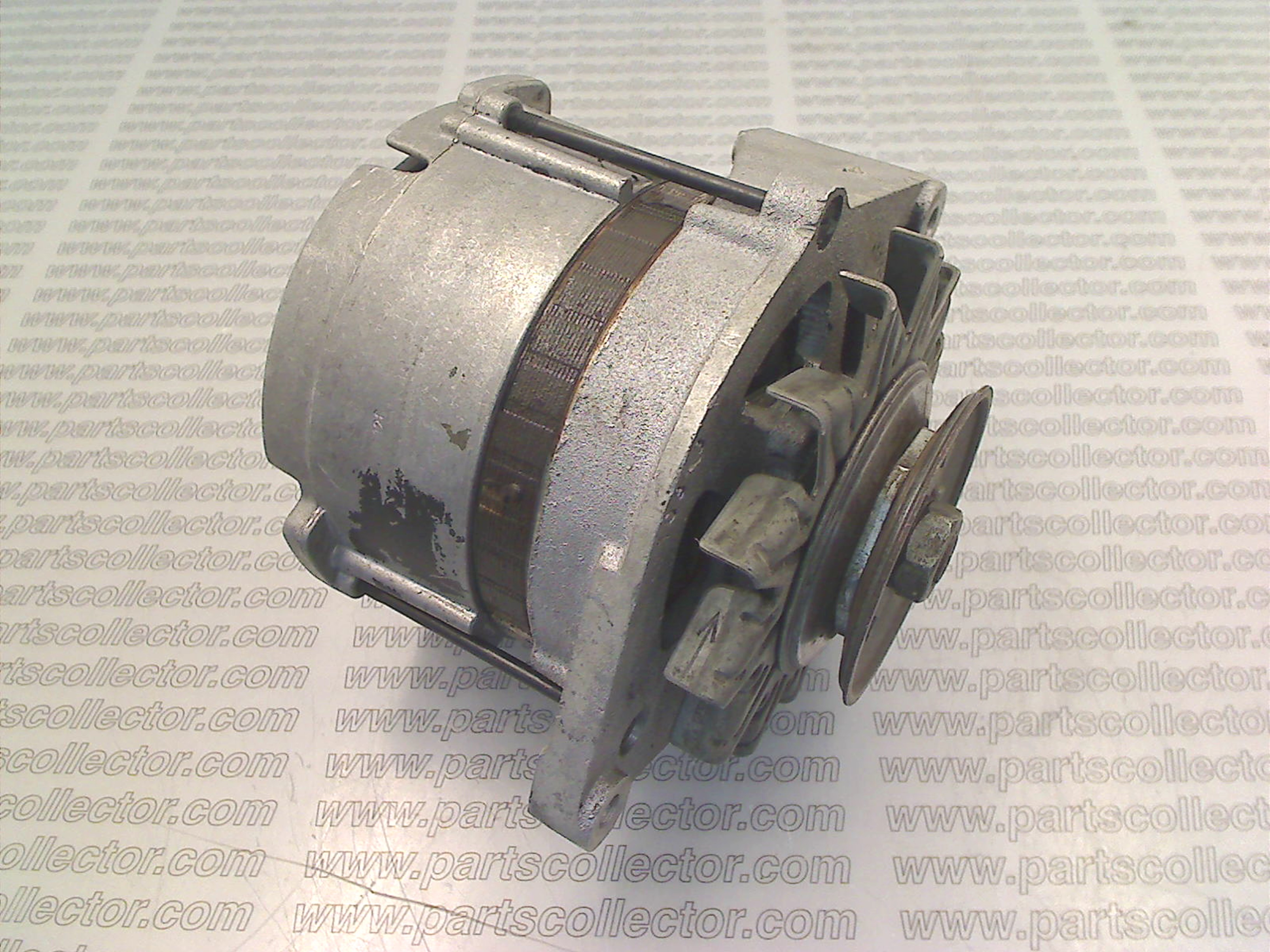 BOSCH 0120400643 Electrical system code 5745 compatible with: ALFA ROMEO MONTREAL, BOSCH BOSCH, LAMBORGHINI ESPADA, LAMBORGHINI ISLERO, LAMBORGHINI MIURA, MASERATI BORA AM117, MASERATI GHIBLI AM115, MASERATI INDY AM116, MASERATI KHAMSIN AM120