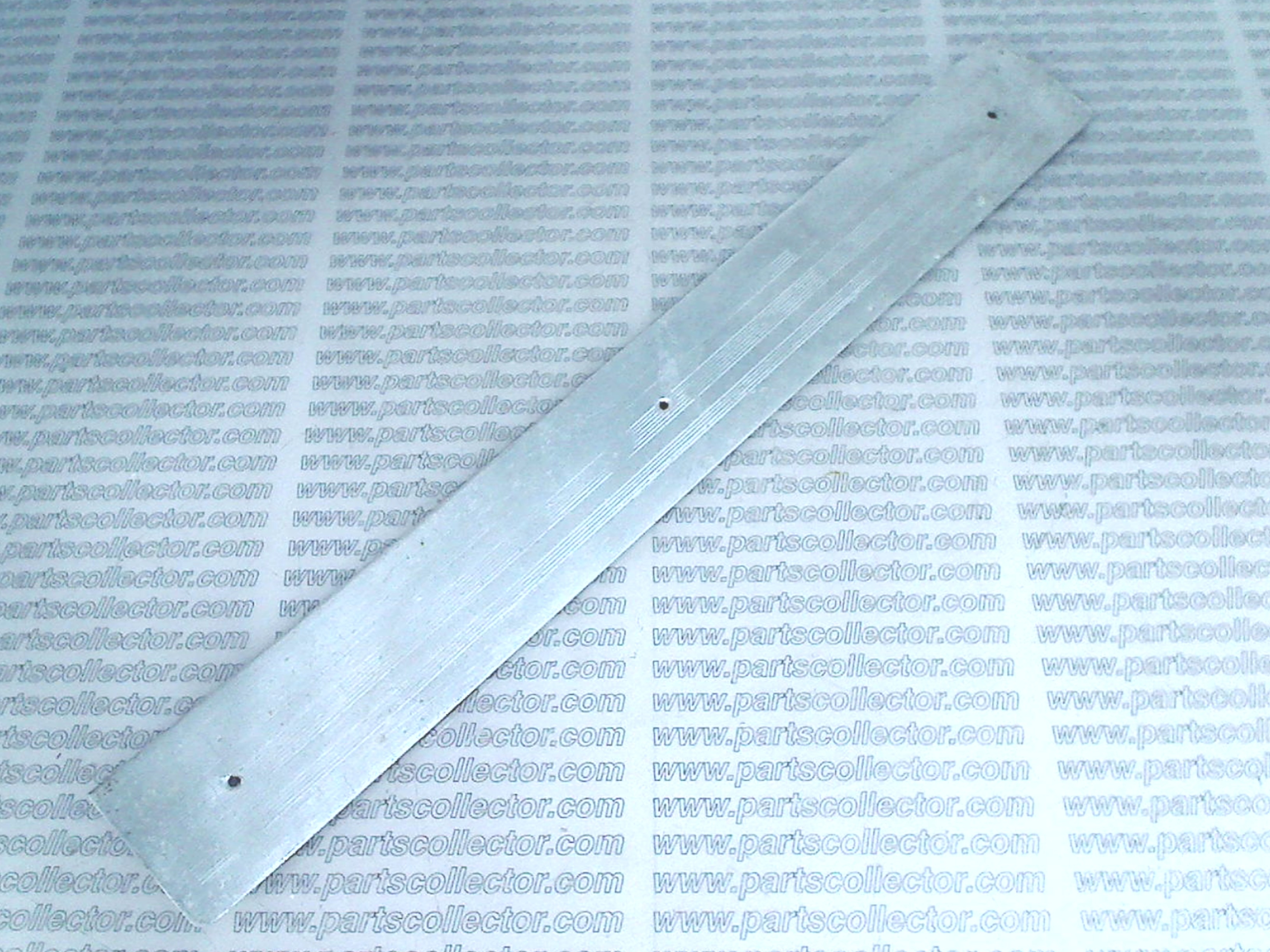 MASERATI 107 BO 59058   107 BO 59059 Car body code 18589 compatible with: MASERATI QUATTROPORTE AM107