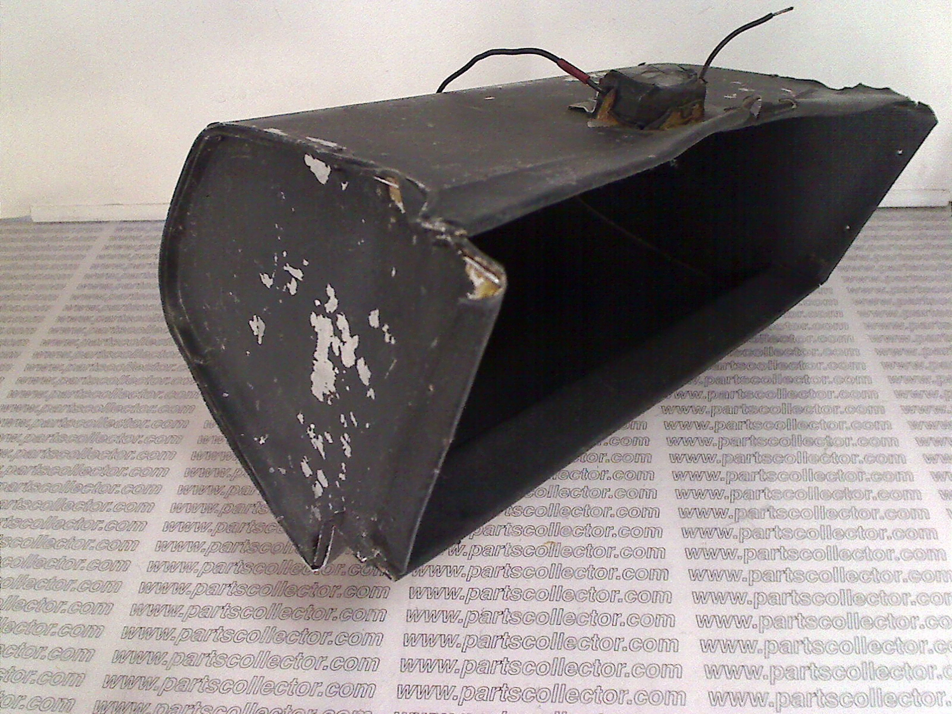 FERRARI 2467609800     246-76-098-00 Car body code 18083 compatible with: FERRARI 365 GTC