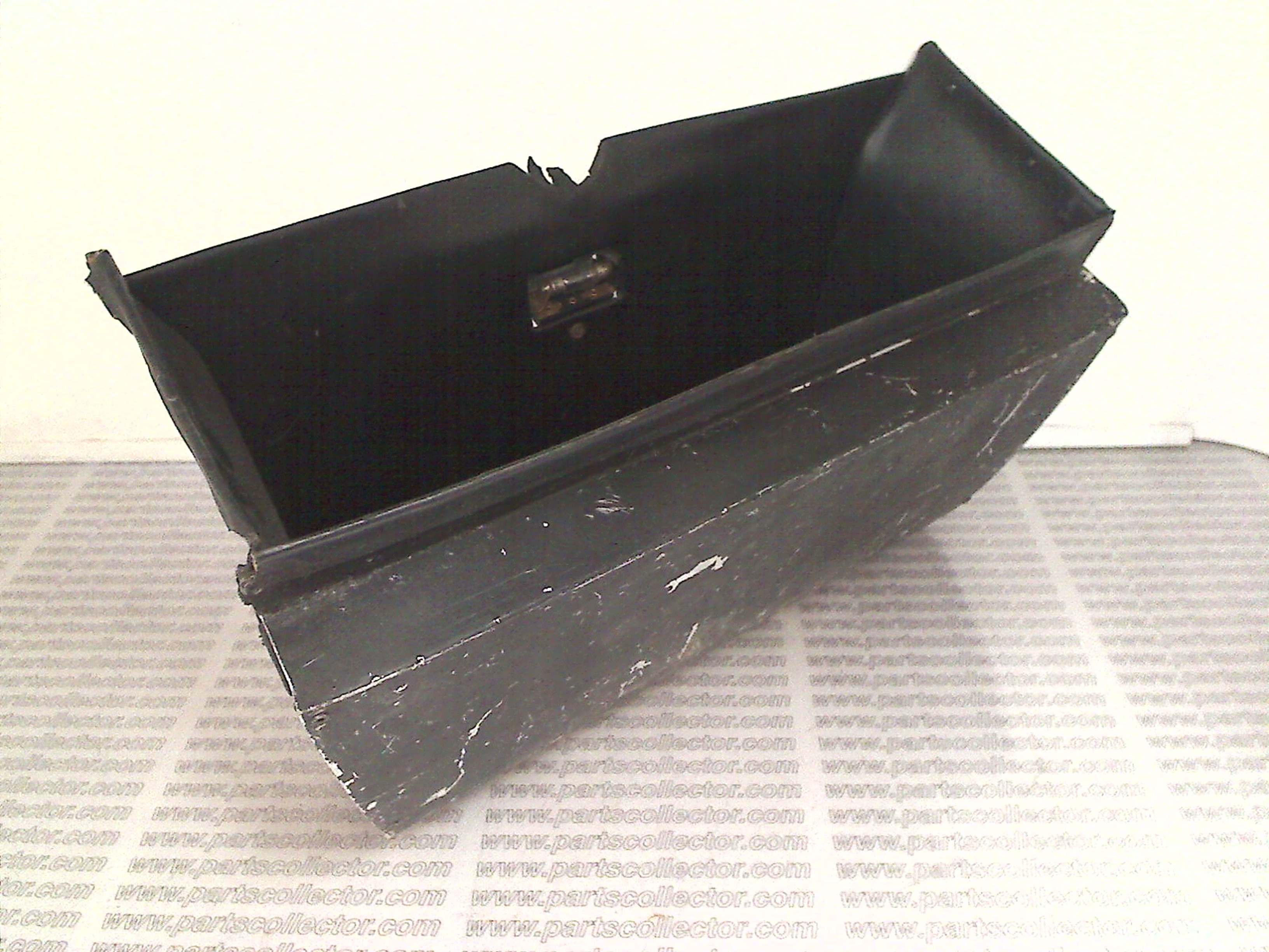 FERRARI 2467609800     246-76-098-00 Car body code 18083 compatible with: FERRARI 365 GTC - detail view