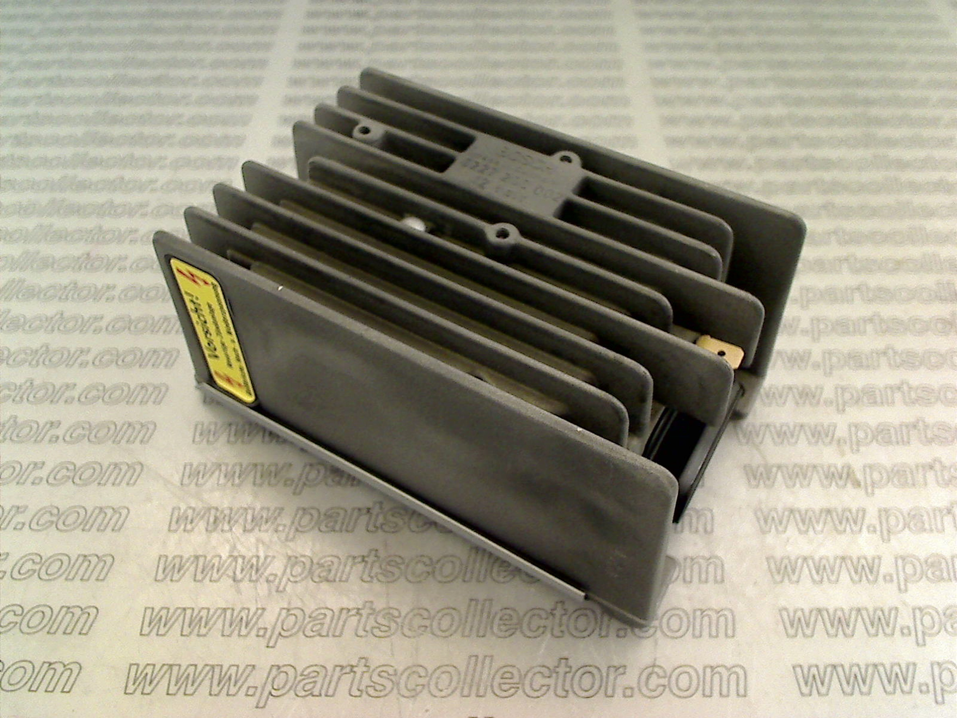 BOSCH 0227200002 Ignition code 2526 compatible with: ALFA ROMEO MONTREAL, BOSCH BOSCH, LAMBORGHINI ESPADA, LAMBORGHINI JARAMA, LAMBORGHINI MIURA, MASERATI GHIBLI AM115, MASERATI INDY AM116, MASERATI MEXICO AM112, MASERATI QUATTROPORTE AM107
