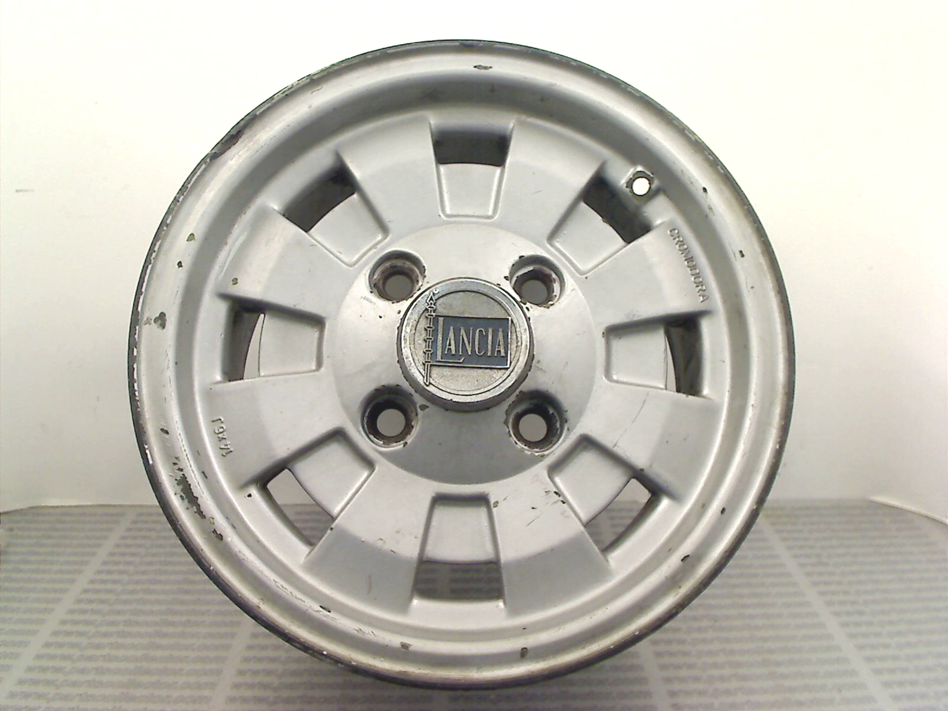 CROMODORA CD28 R14 6J Steering and Wheels code 17657 compatible with: LANCIA FULVIA, LANCIA FULVIA 1600 HF, LANCIA FULVIA ZAGATO