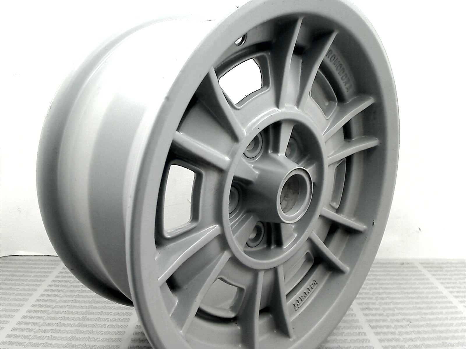 CROMODORA 108713 Steering and Wheels code 17620 compatible with: FERRARI 208, FERRARI 208 GT4, FERRARI 246 DINO, FERRARI 308 GT4 - additional view