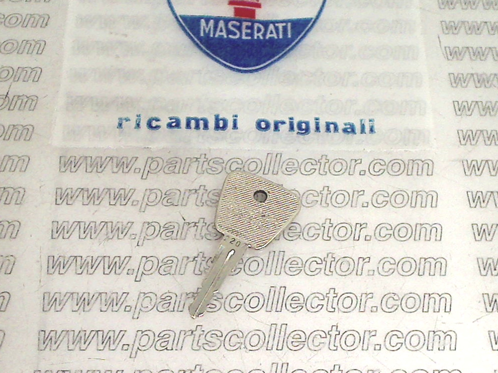 MASERATI BLOSTER  2207 Steering and Wheels code 19377 compatible with: MASERATI GHIBLI AM115, MASERATI MEXICO AM112, MASERATI MISTRAL AM109, MASERATI QUATTROPORTE AM107