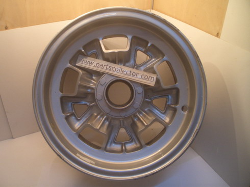 LAMBORGHINI  Steering and Wheels code 576 compatible with: LAMBORGHINI MIURA