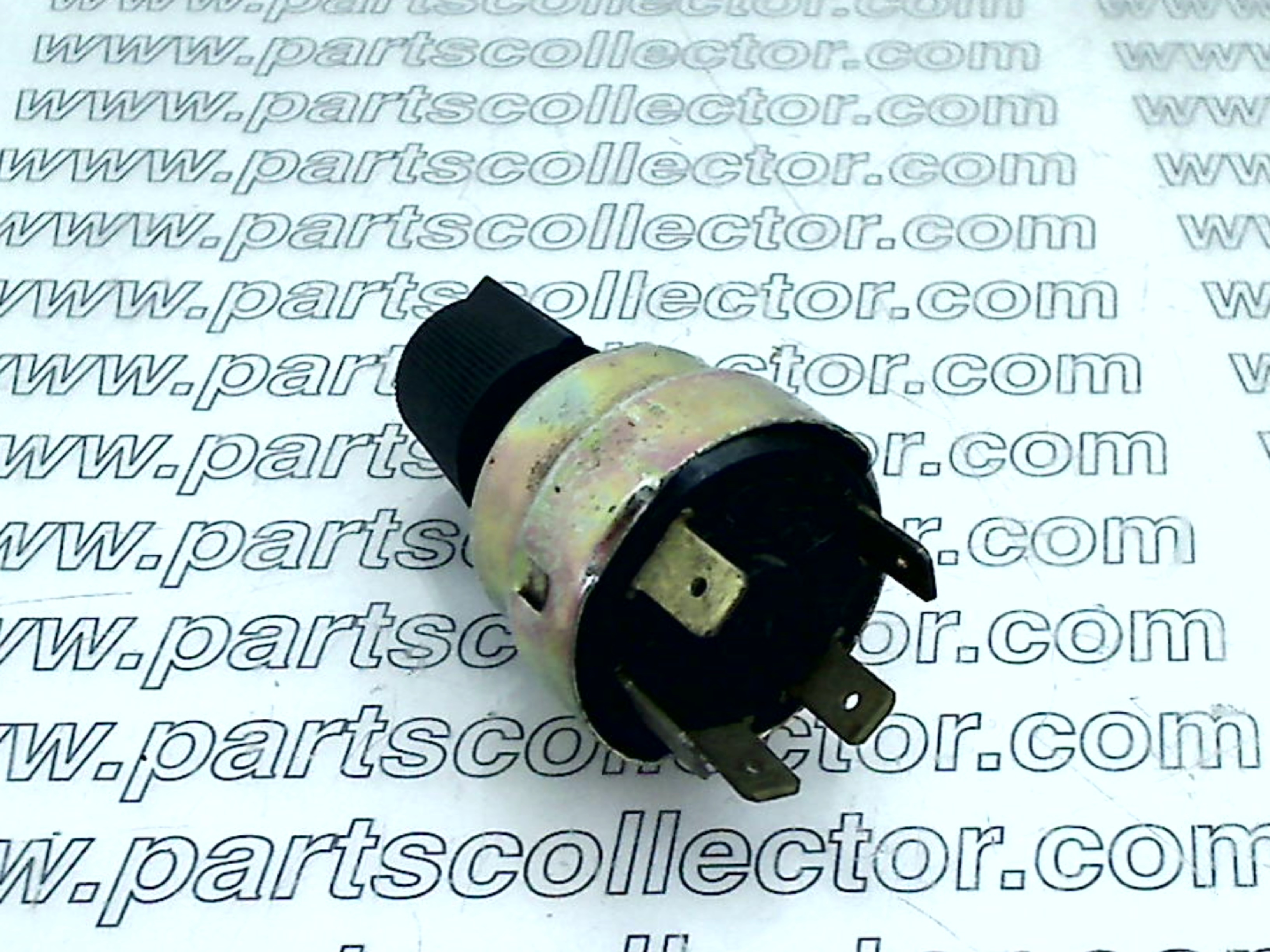 FERRARI 60928200 - 101990 - 105913 - 320395 Electrical system code 14925 compatible with: FERRARI 208, FERRARI 208 GT4, FERRARI 246 DINO, FERRARI 308, FERRARI 308 4V, FERRARI 308 GT4, FERRARI 308 GTB GTS, FERRARI 365 GT4 BB, FERRARI 400, FERRARI 512BB, FERRARI 512BBi, FERRARI MONDIAL - additional view