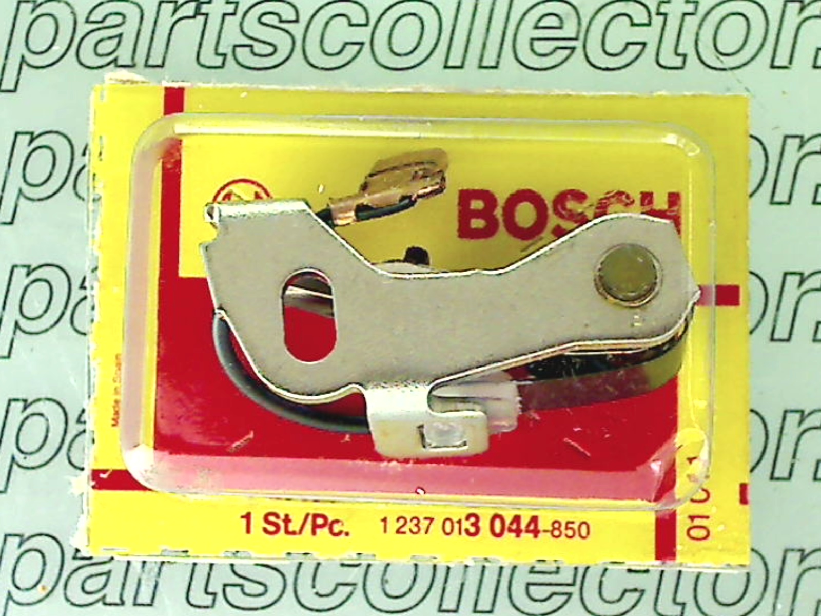 BOSCH 1237013044 Ignition code 11613 compatible with: ALFA ROMEO 1300-1600-1750-2000 GT /BERTONE, ALFA ROMEO GIULIA 105, ALFA ROMEO GTV4 2.0  116, LANCIA 2000, LANCIA FULVIA - additional view