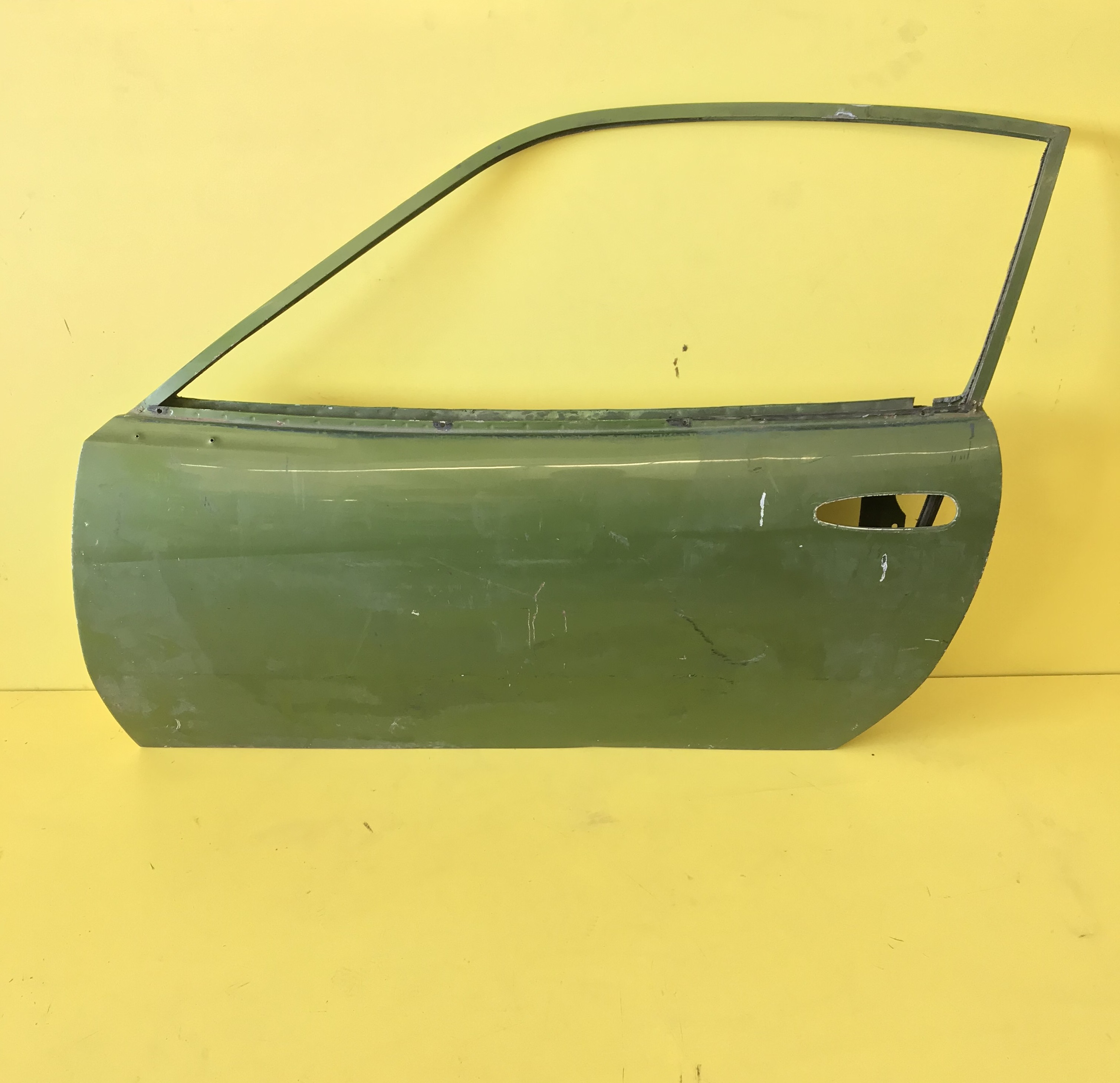 FERRARI 253-31-005-07 - 253-30-004-07 Car body code 15672 compatible with: FERRARI 365 GTC4 