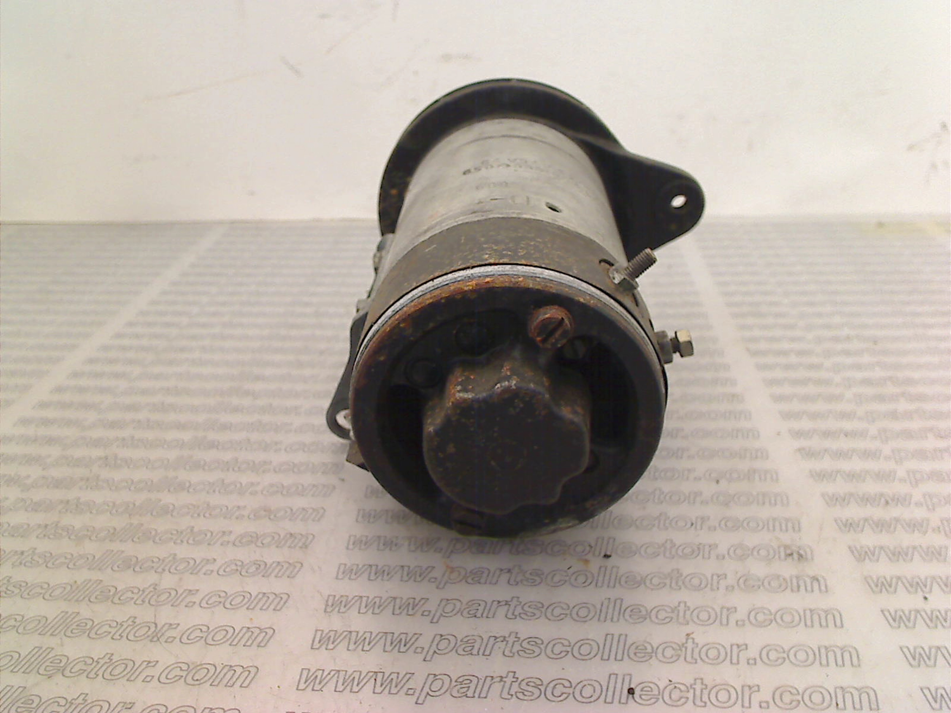 BOSCH 0101206066059 EG 14V 25A 29 Electrical system code 17756 compatible with: ALFA ROMEO 1300-1600-1750-2000 GT /BERTONE, ALFA ROMEO 1750-2000 BN / 105, ALFA ROMEO DUETTO SPIDER 105, ALFA ROMEO GIULIA 105, ALFA ROMEO GIULIA 1300  105, ALFA ROMEO GIULIA 1600 105, ALFA ROMEO GIULIA SPRINT-SPIDER, ALFA ROMEO GIULIA SUPER  105, BOSCH BOSCH - detail view