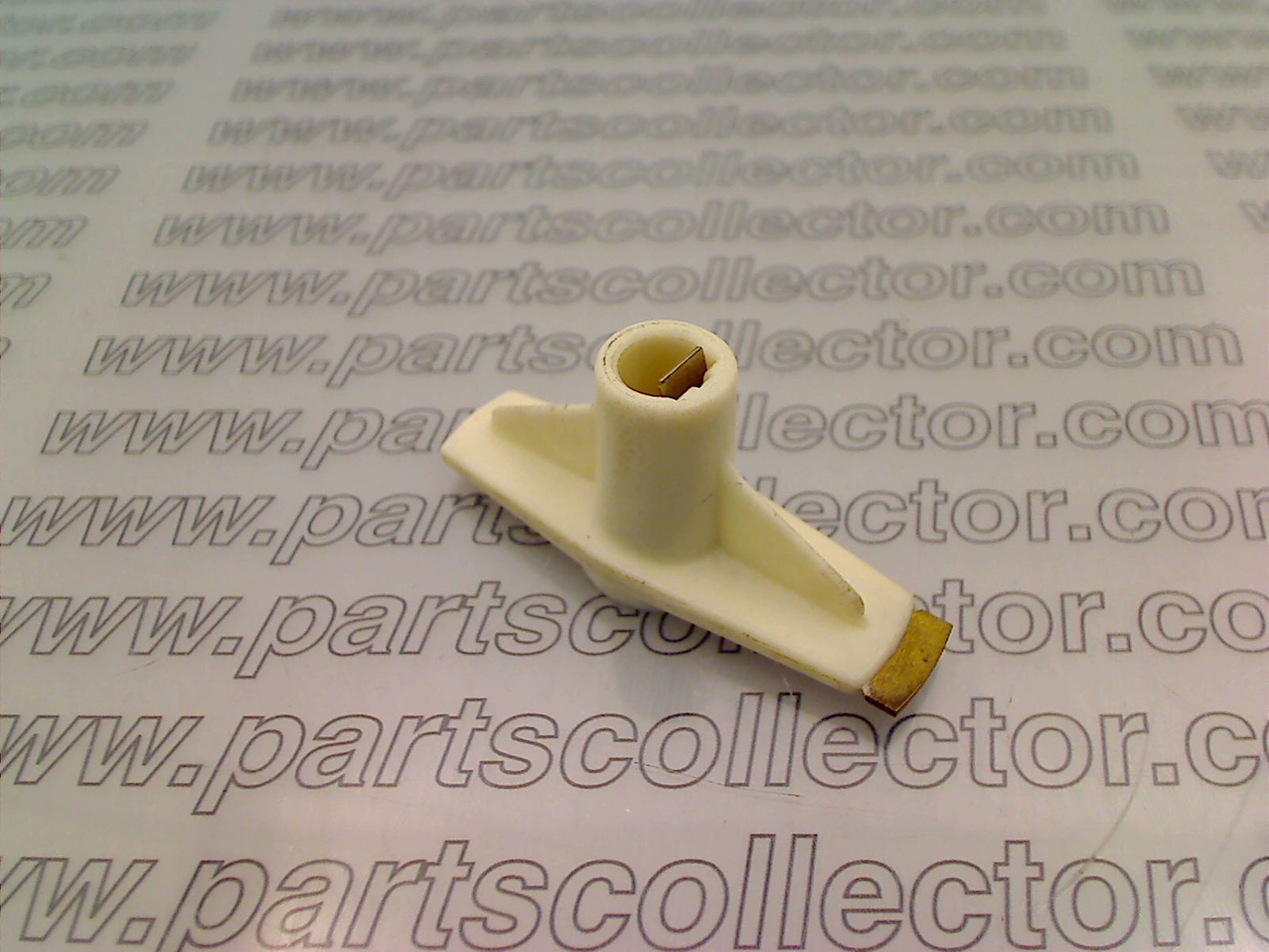 MAGNETI MARELLI 70388003  -  70388001 - 95300289 Ignition code 9875 compatible with: FERRARI 208, FERRARI 246 DINO, FERRARI 308 GT4, FERRARI 308 GTB GTS, FERRARI 365 GT4 2+2, FERRARI 365 GTB4 DAYTONA, FERRARI 400, MAGNETI MARELLI MAGNETI MARELLI - additional view