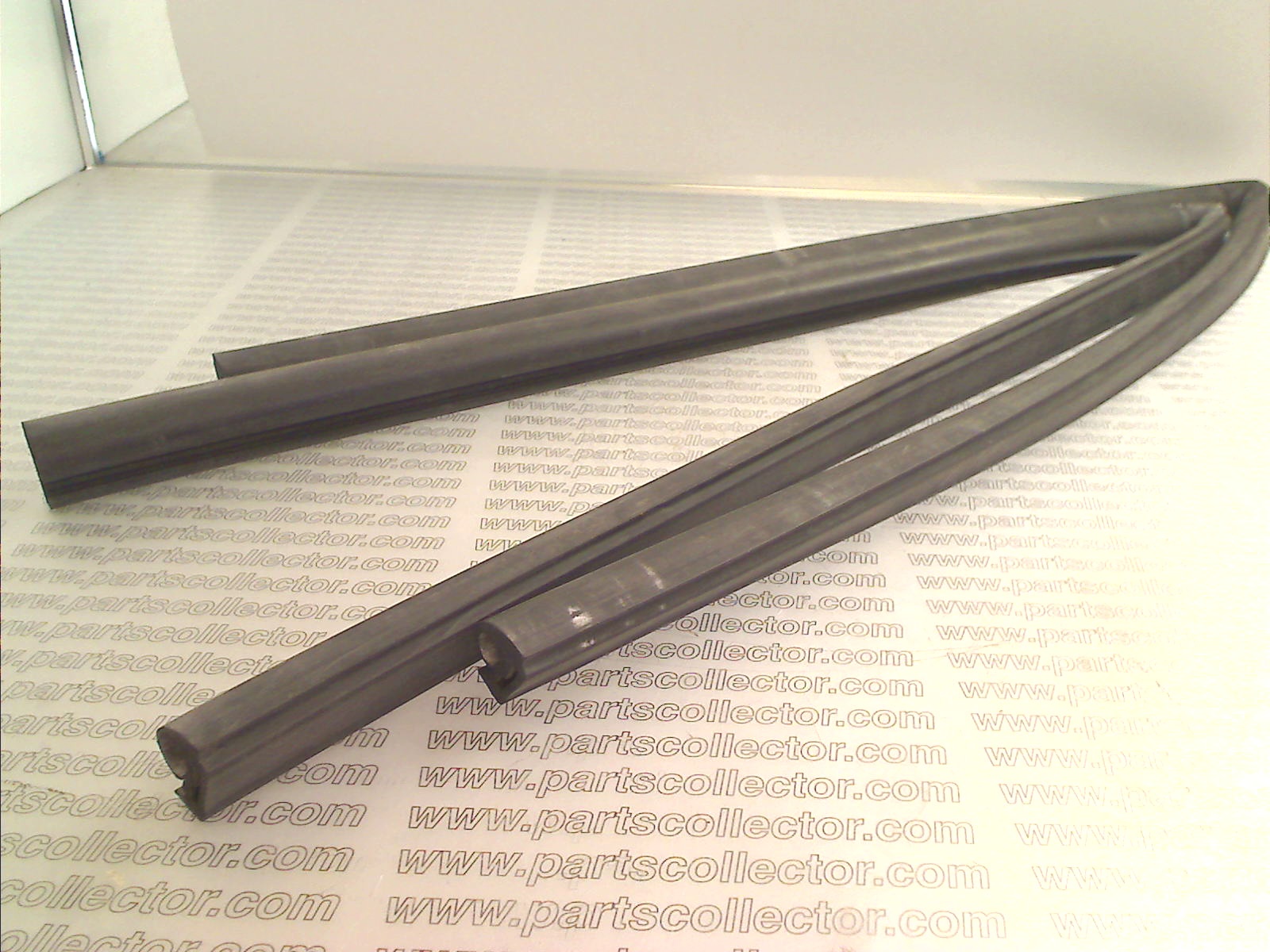 ALFA ROMEO  Car body code 12736 compatible with: ALFA ROMEO DUETTO SPIDER 105