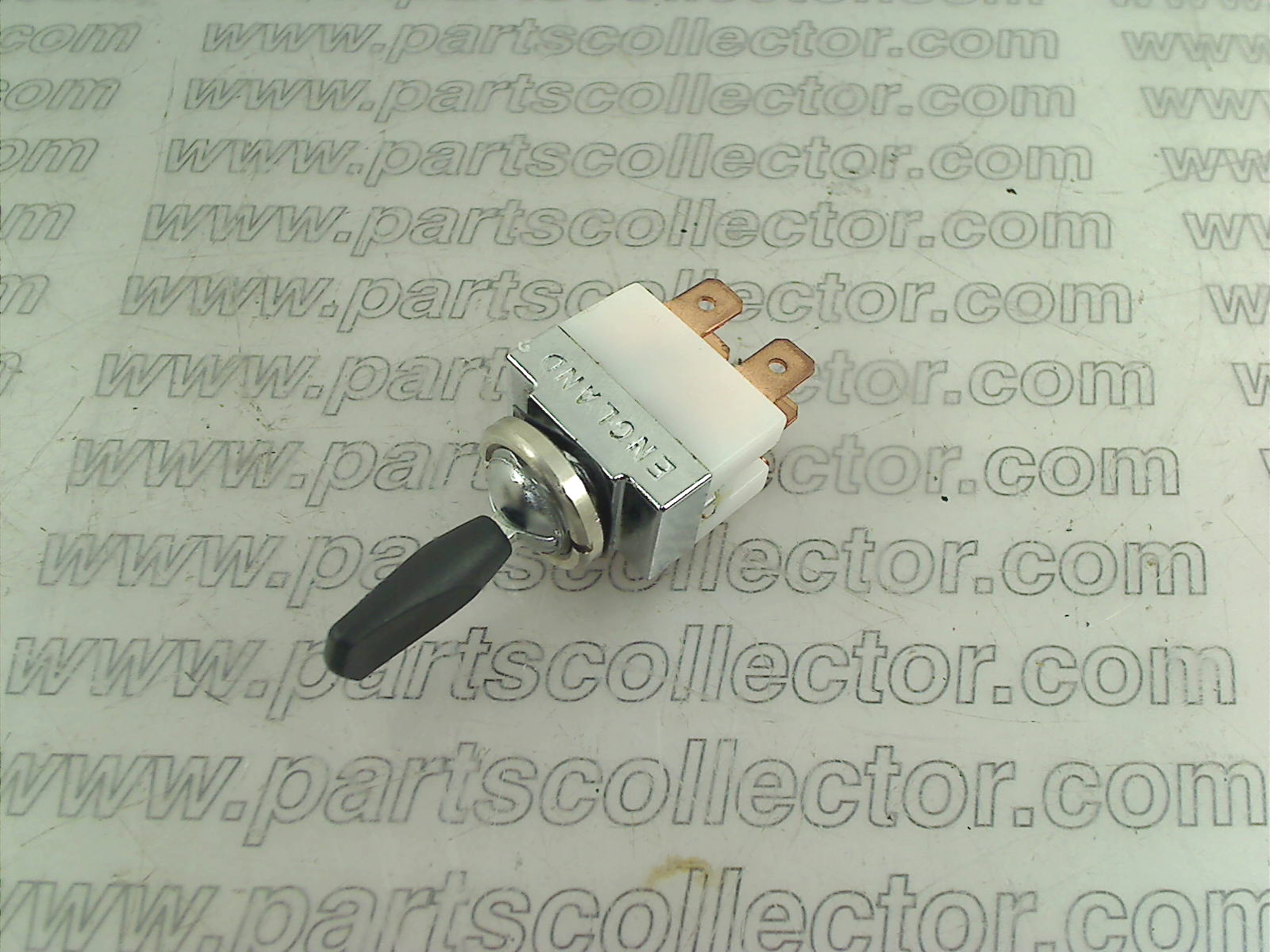 LUCAS 244-80-864-00 Electrical system code 18305 compatible with: FERRARI 275 GTS, FERRARI 330 GT 2+2, FERRARI 330 GTC, FERRARI 365 GT 2+2, FERRARI 365 GT4 2+2, FERRARI 365 GTB4 DAYTONA, FERRARI 365 GTC4 , FERRARI 400