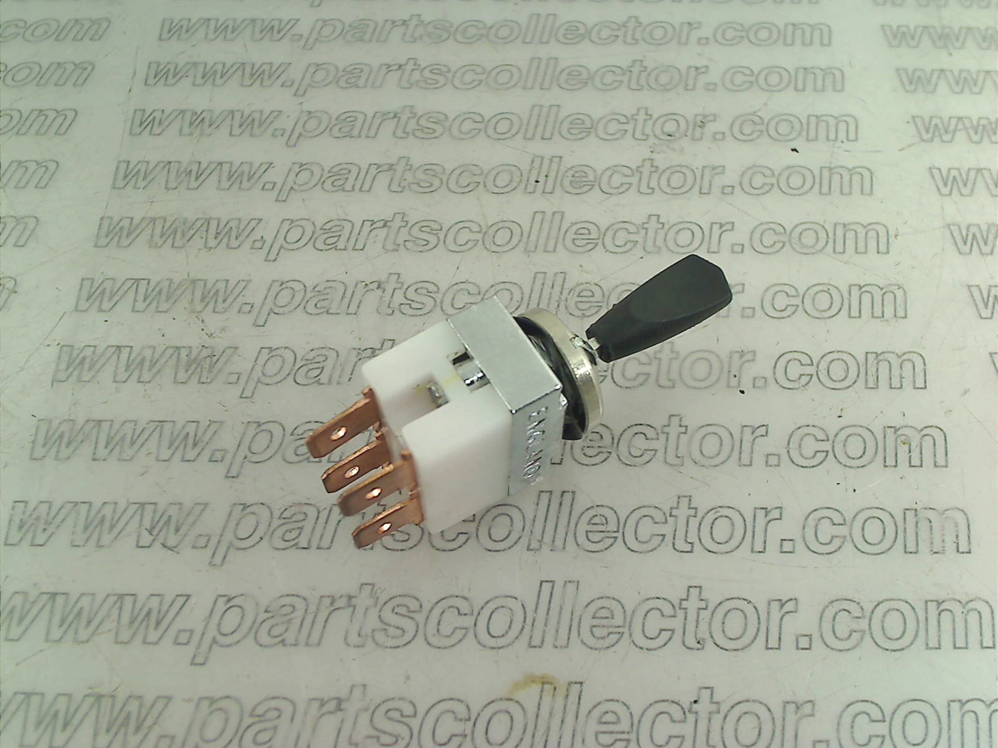 LUCAS 244-80-864-00 Electrical system code 18305 compatible with: FERRARI 275 GTS, FERRARI 330 GT 2+2, FERRARI 330 GTC, FERRARI 365 GT 2+2, FERRARI 365 GT4 2+2, FERRARI 365 GTB4 DAYTONA, FERRARI 365 GTC4 , FERRARI 400 - additional view