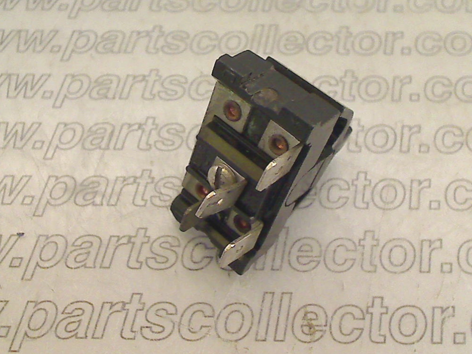 FERRARI 255-80-860-00 Electrical system code 13135 compatible with: FERRARI 365 GT4 2+2 - detail view