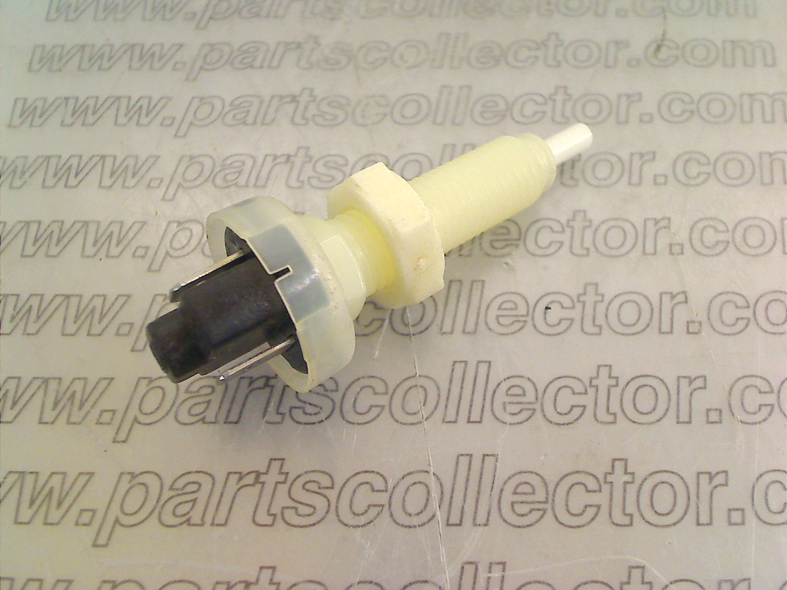 FERRARI 660552 - 4177124 - 101663 Electrical system code 14546 compatible with: FERRARI 206 DINO, FERRARI 208, FERRARI 208 TURBO, FERRARI 288 GTO, FERRARI 308, FERRARI 308 4V, FERRARI 308 GT4, FERRARI 308 GTB GTS, FERRARI 328, FERRARI 330 GTC, FERRARI 365 GT 2+2, FERRARI 365 GT4 2+2, FERRARI 365 GT4 BB, FERRARI 365 GTB4 DAYTONA, FERRARI 365 GTC4 , FERRARI 400, FERRARI 412, FERRARI 512BB, FERRARI 512BBi, FERRARI MONDIAL