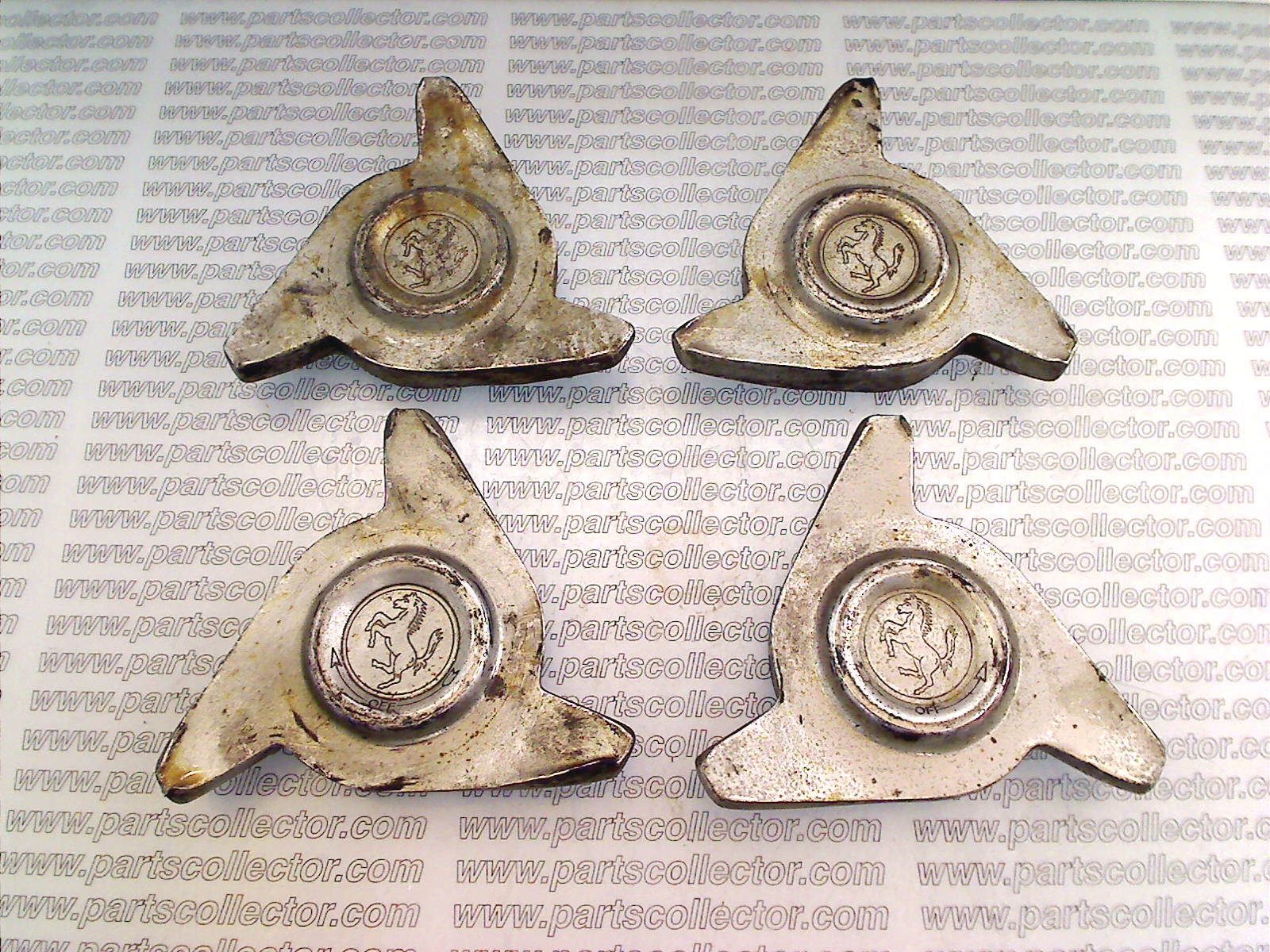 FERRARI 110524 - 110525 Steering and Wheels code 12593 compatible with: FERRARI 365 GT 2+2, FERRARI 365 GTB4 DAYTONA, FERRARI 365 GTC4 , FERRARI 512BB, FERRARI 512BBi