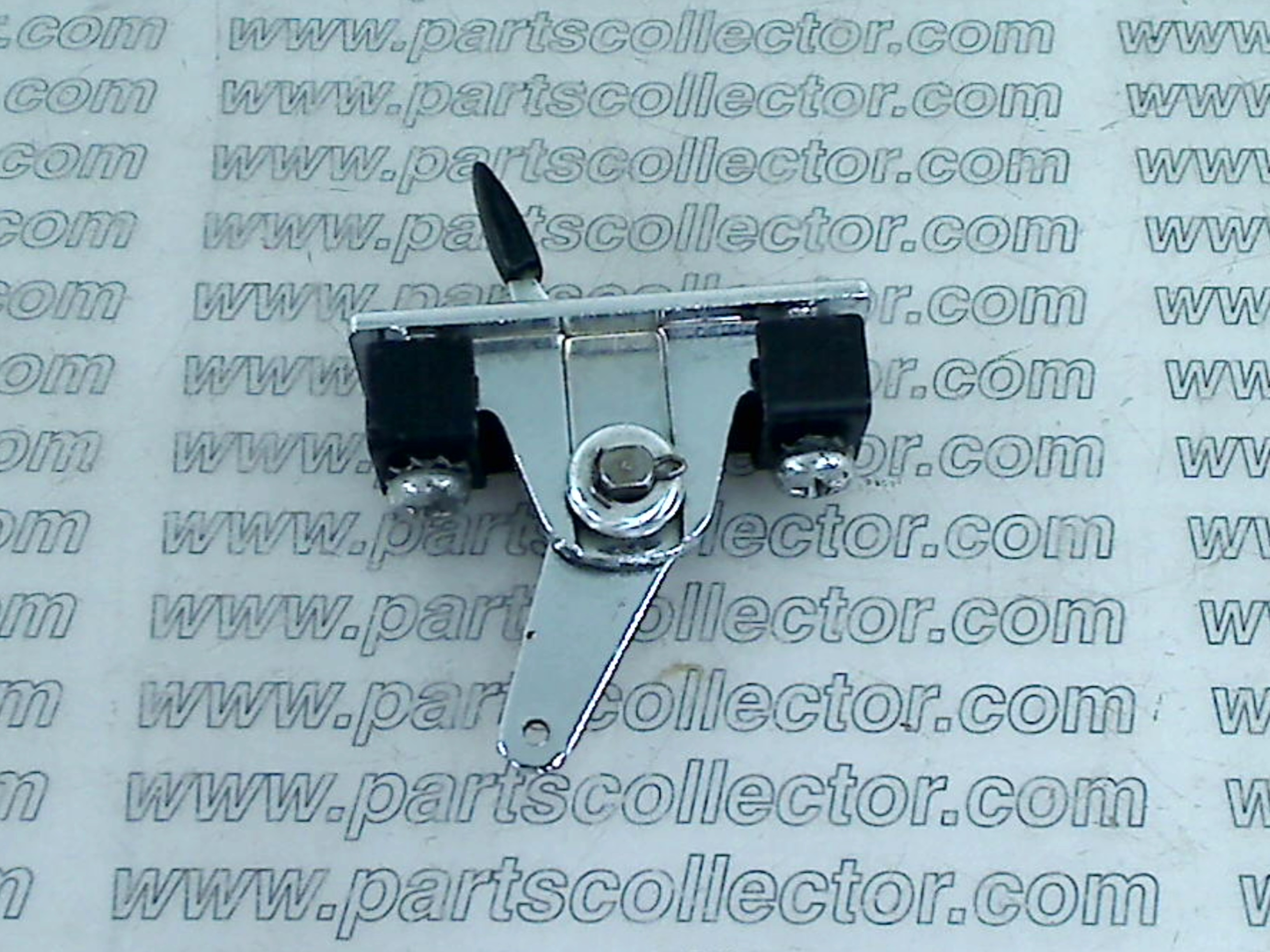 Car body code 13701 compatible with: FERRARI 330 GT 2+2, FERRARI 365 GT 2+2 - detail view