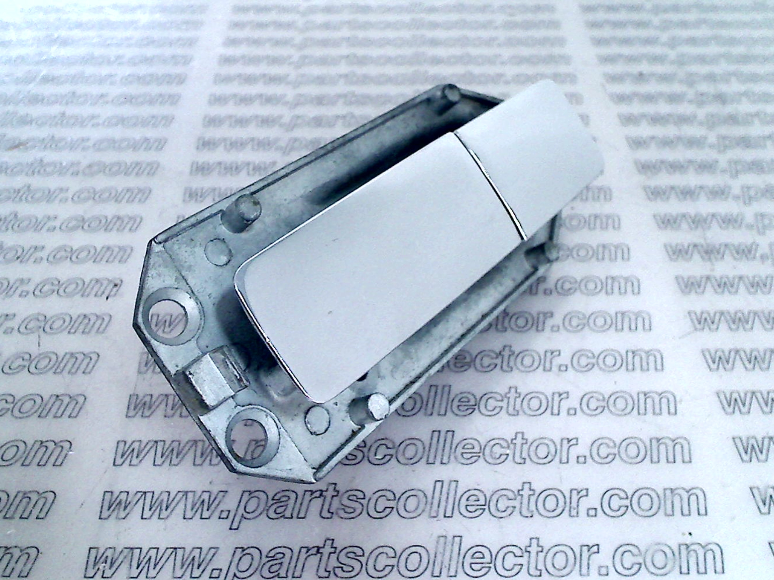 FERRARI 257-30-810-02      2573081002   95408513 Body code 18051 compatible with: FERRARI 400, FERRARI 400 SA, FERRARI 412 - additional view