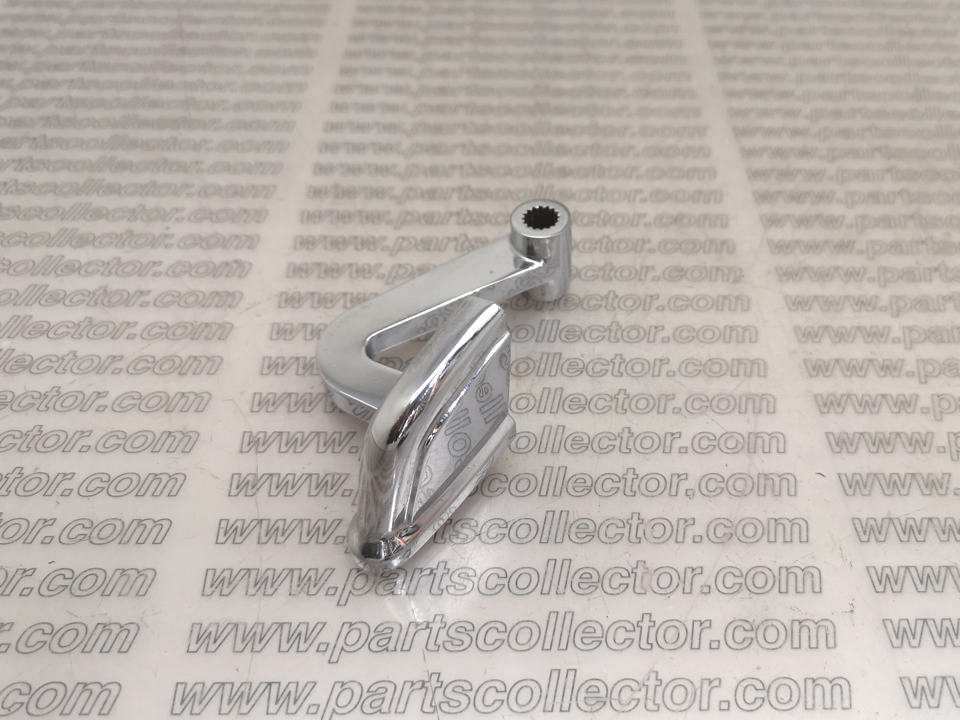 FERRARI 241-30-811-00   	2413081100 Car body code 18595 compatible with: FERRARI 250 GTE - detail view