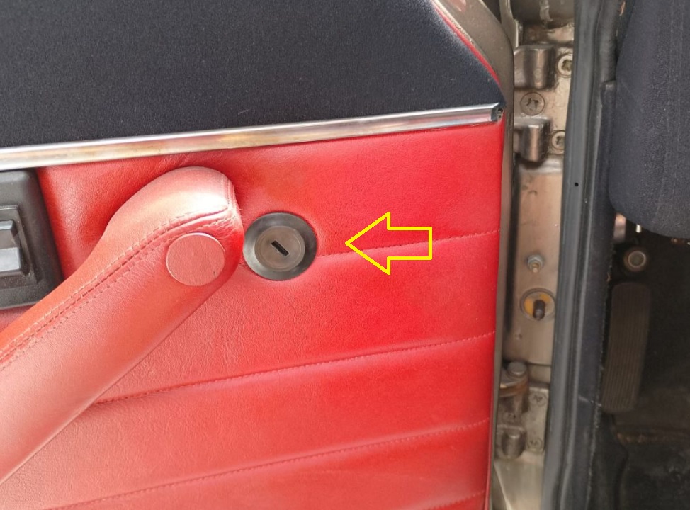 MASERATI 320.70.40.00   320704000 Car body code 19374 compatible with: MASERATI KYALAMI AM129 - detail view