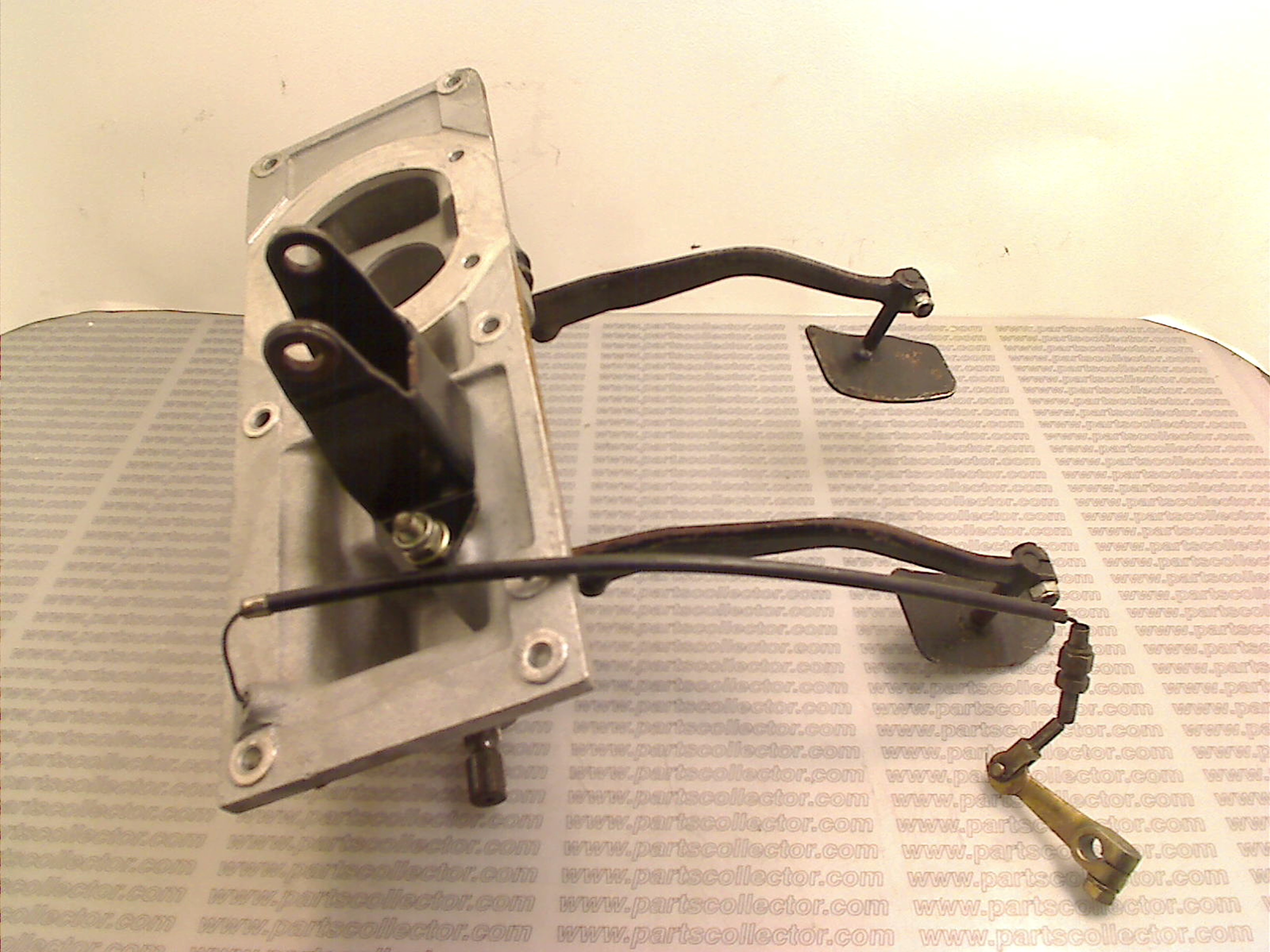 FERRARI 660846 - 100952 - 101303 - 660848 - 660854 Brake system code 17371 compatible with: FERRARI 365 GT4 2+2, FERRARI 365 GTC4  - additional view