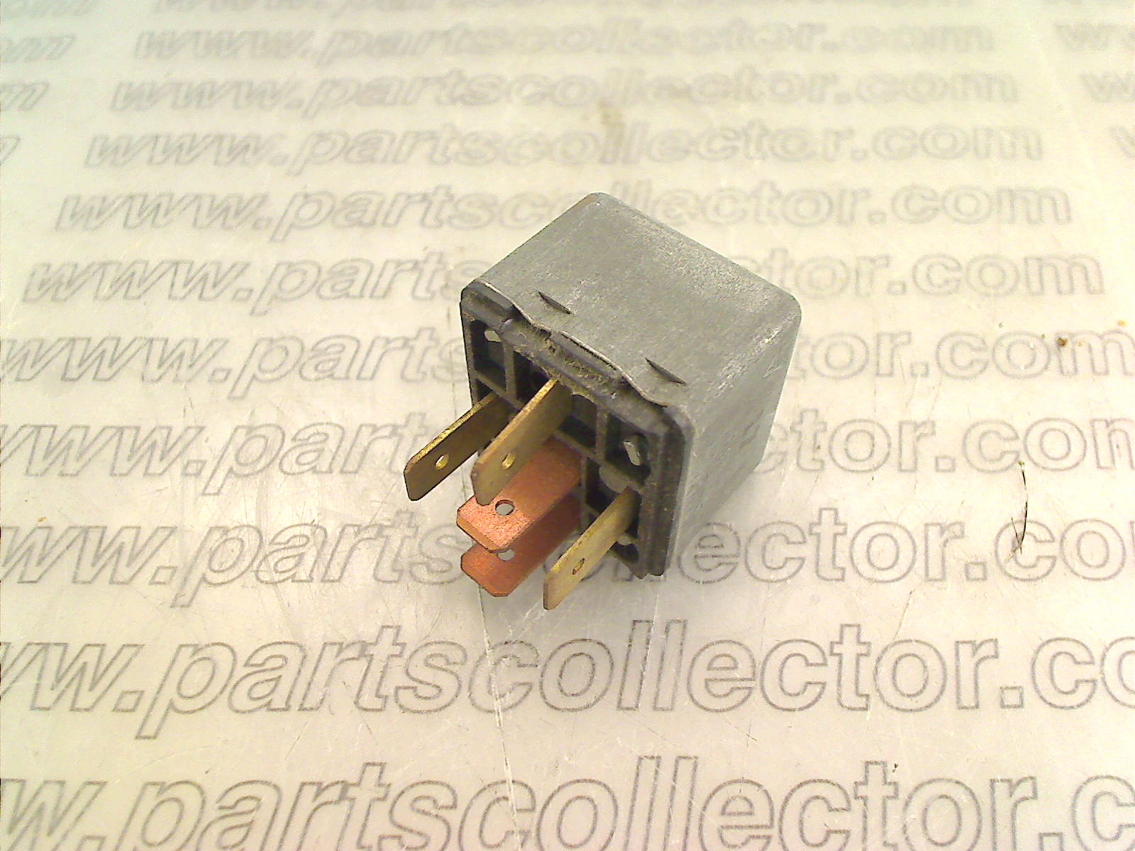 BOSCH 40283905 Electrical system code 3283 compatible with: BOSCH BOSCH, FERRARI 208, FERRARI 308, FERRARI 328, FERRARI 348, FERRARI 400, FERRARI 512BB, FERRARI F40, FERRARI FERRARI, FERRARI MONDIAL, FERRARI TESTAROSSA