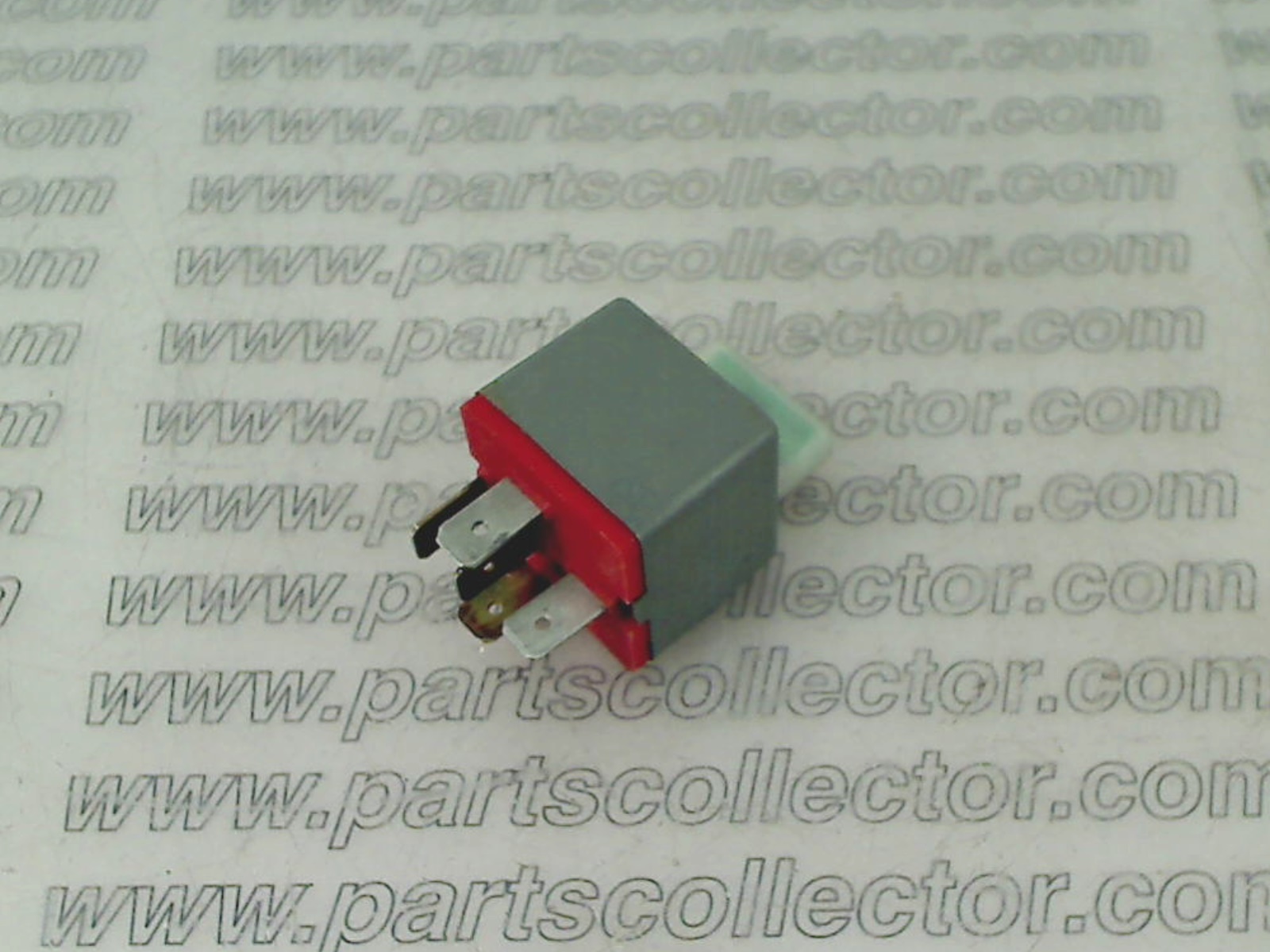 ALFA ROMEO 82461829 / 60512957 Electrical system code 19575 compatible with: ALFA ROMEO 145, ALFA ROMEO 155, ALFA ROMEO 164, ALFA ROMEO 33, ALFA ROMEO 75, ALFA ROMEO 75 3000 V6 AMERICA, ALFA ROMEO DUETTO SPIDER 115, ALFA ROMEO SZ