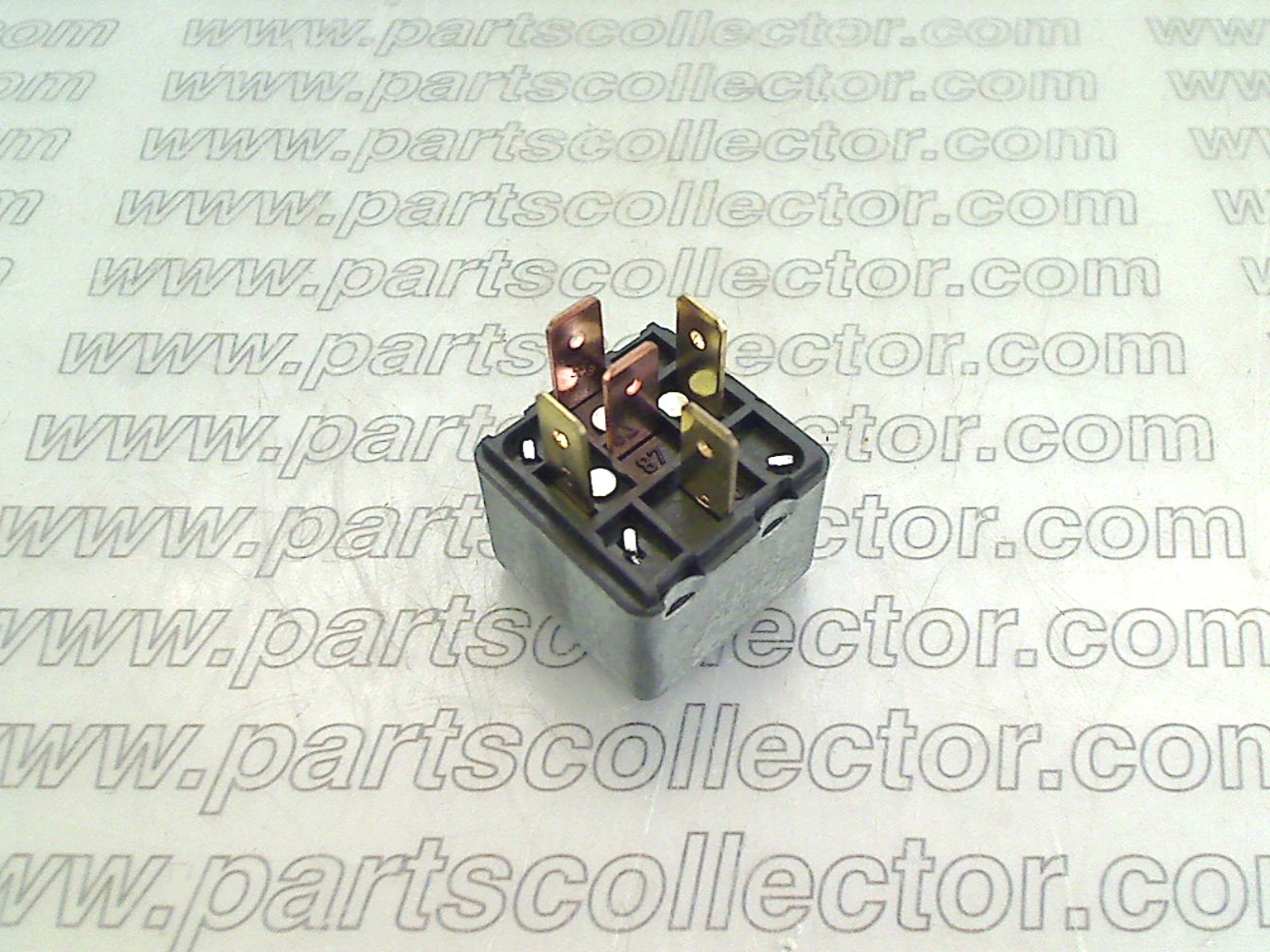 FERRARI 40130007 Electrical system code 1804 compatible with: FERRARI 208, FERRARI 308, FERRARI 328, FERRARI 348, FERRARI 400, FERRARI 412, FERRARI 512BB, FERRARI 512TR, FERRARI F40, FERRARI MONDIAL, FERRARI TESTAROSSA - additional view