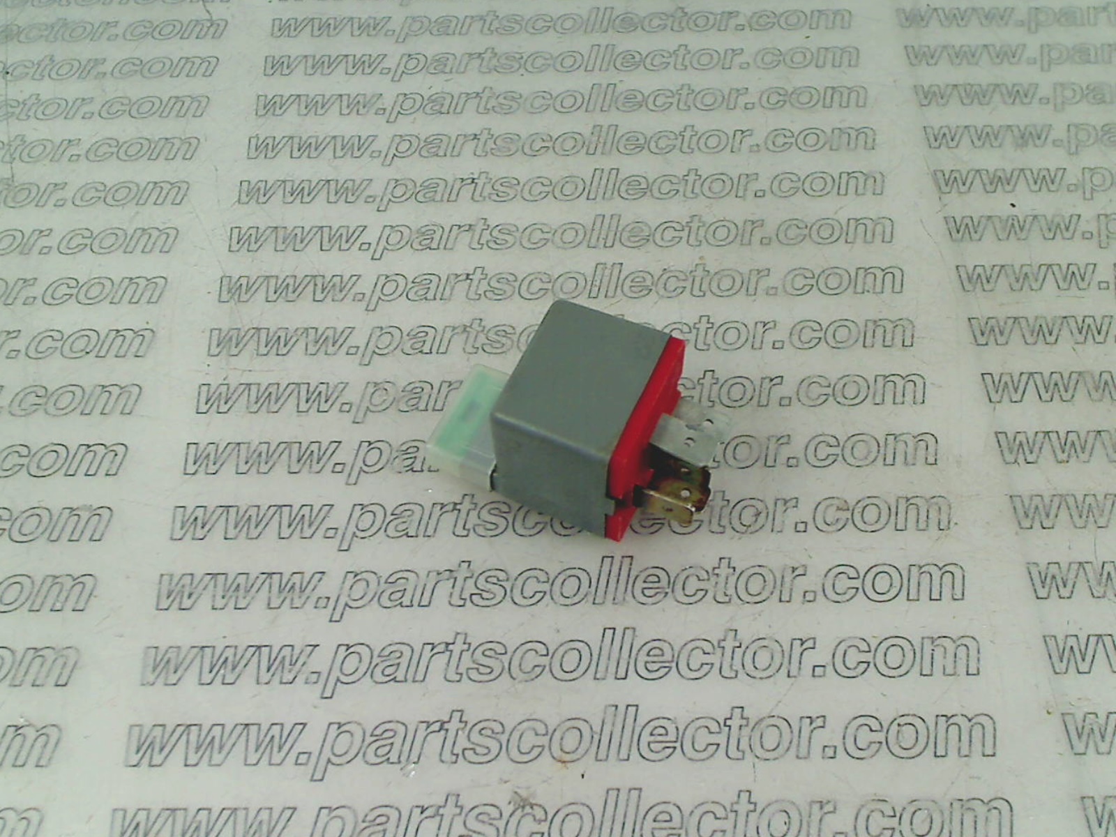 ALFA ROMEO 82461829 / 60512957 Electrical system code 19575 compatible with: ALFA ROMEO 145, ALFA ROMEO 155, ALFA ROMEO 164, ALFA ROMEO 33, ALFA ROMEO 75, ALFA ROMEO 75 3000 V6 AMERICA, ALFA ROMEO DUETTO SPIDER 115, ALFA ROMEO SZ - detail view