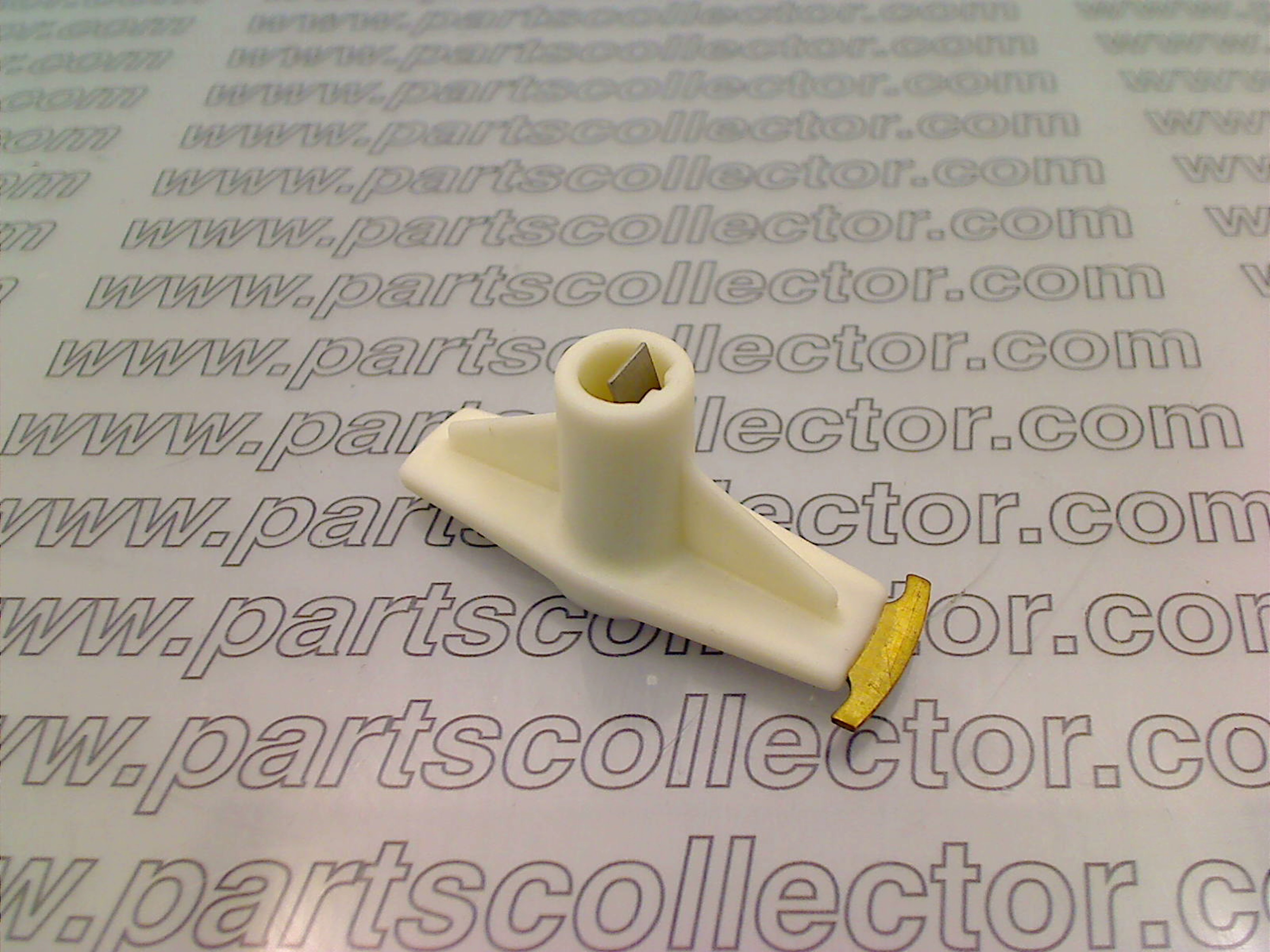 MAGNETI MARELLI 071274802010 - 1606251 Ignition code 16722 compatible with: FERRARI 208, FERRARI 208 TURBO, FERRARI 246 DINO, FERRARI 250, FERRARI 275 GTB 2, FERRARI 275 GTB 4, FERRARI 308 GT4, FERRARI 308 GTB GTS, FERRARI 330, FERRARI 330 GTC, LAMBORGHINI COUNTACH LP400, LAMBORGHINI ESPADA, LAMBORGHINI MIURA - additional view