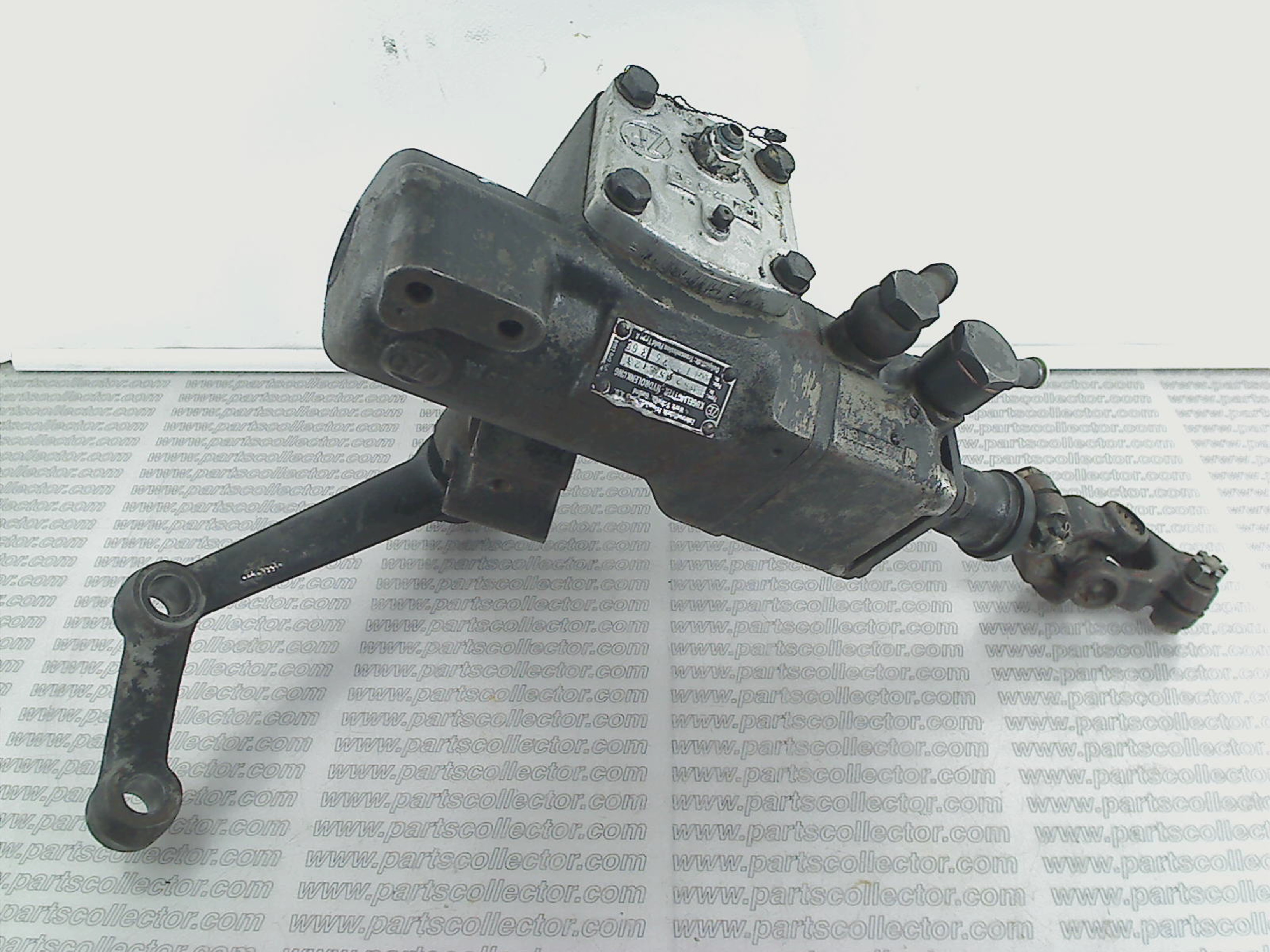 MASERATI 107GS55847  107 GS 55847 Steering and Wheels code 18812 compatible with: MASERATI GHIBLI AM115, MASERATI INDY AM116, MASERATI MEXICO AM112, MASERATI QUATTROPORTE AM107 - additional view