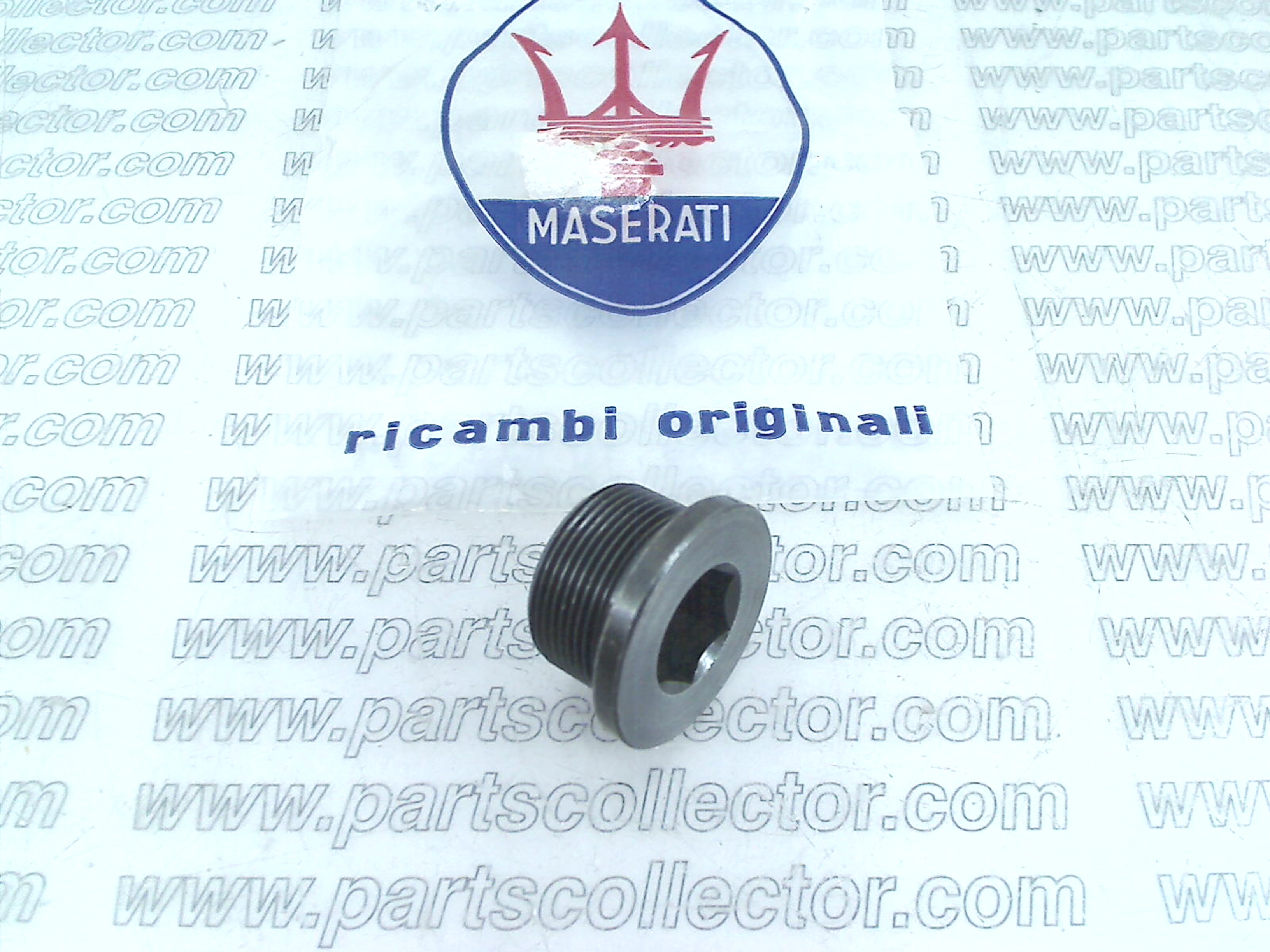 MASERATI TN 50677 Engine code 18900 compatible with: MASERATI BORA AM117, MASERATI GHIBLI AM115, MASERATI INDY AM116, MASERATI KHAMSIN AM120, MASERATI KYALAMI AM129, MASERATI MEXICO AM112, MASERATI MISTRAL AM109, MASERATI QUATTROPORTE AM107, MASERATI QUATTROPORTE II AM123, MASERATI QUATTROPORTE III AM330