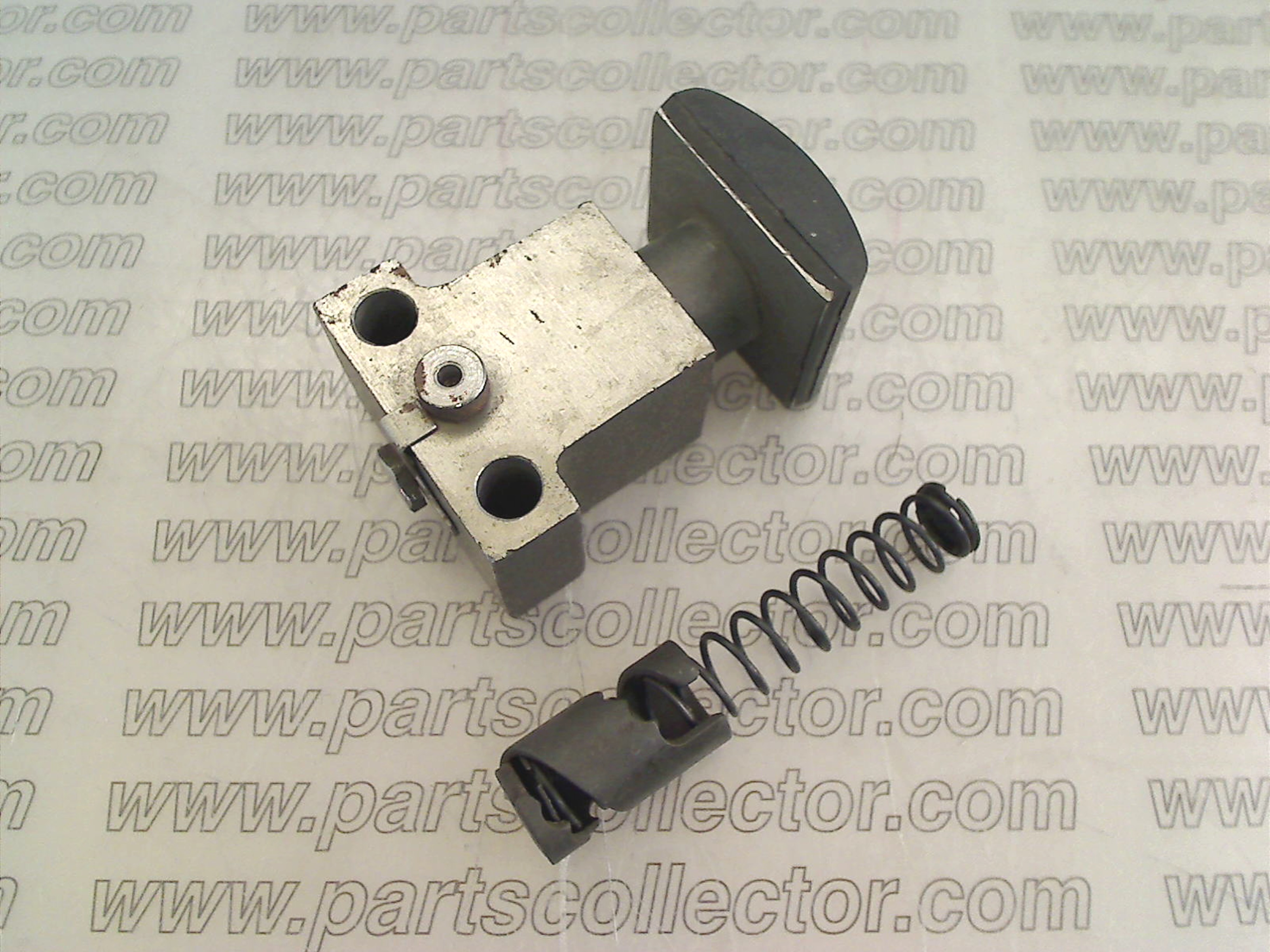 MASERATI 50479 Engine code 3713 compatible with: MASERATI BORA AM117, MASERATI GHIBLI AM115, MASERATI INDY AM116, MASERATI KHAMSIN AM120, MASERATI MEXICO AM112, MASERATI QUATTROPORTE AM107