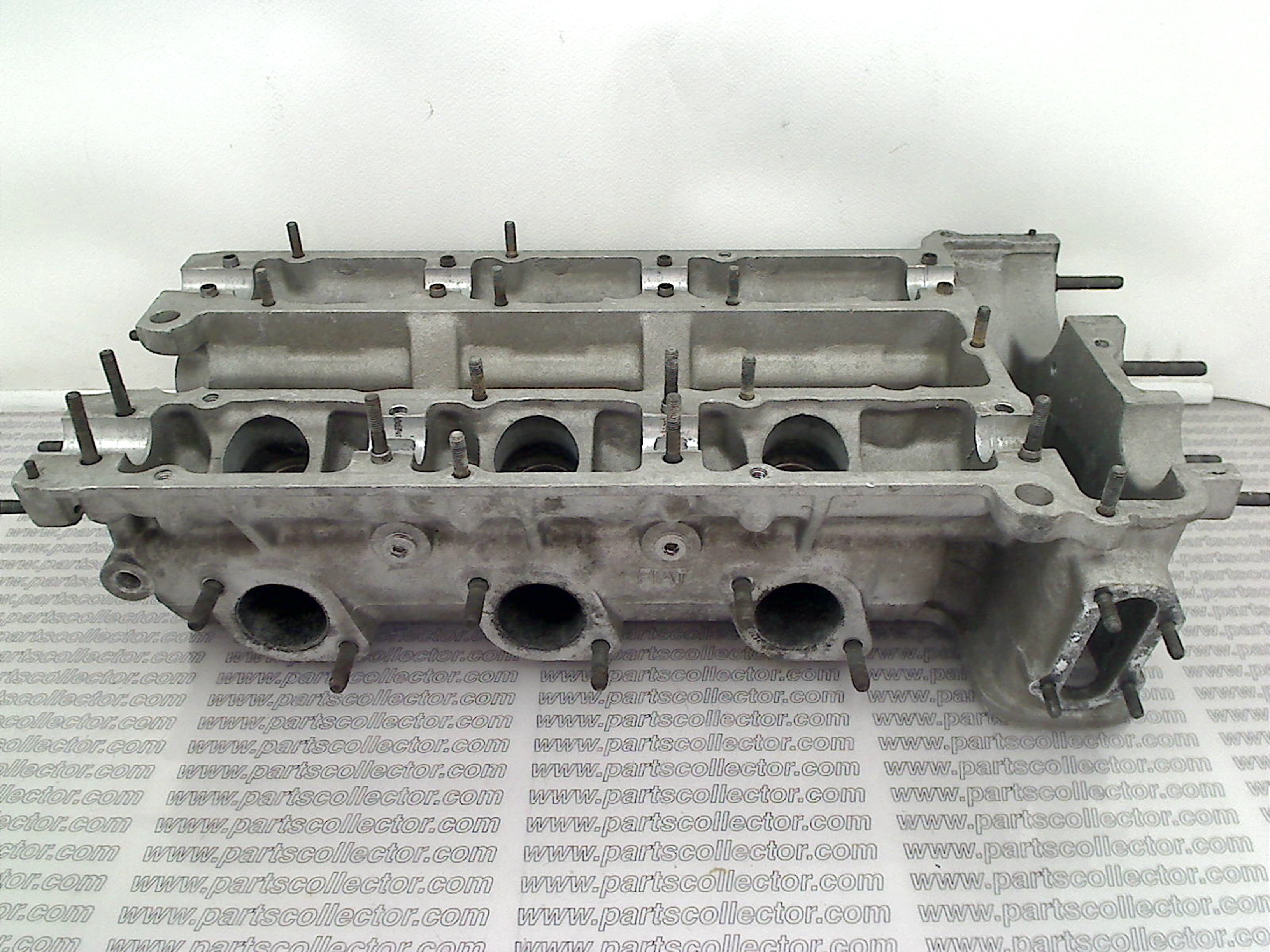 FIAT 135C000  4261132 Engine code 17942 compatible with: FIAT DINO 2400
