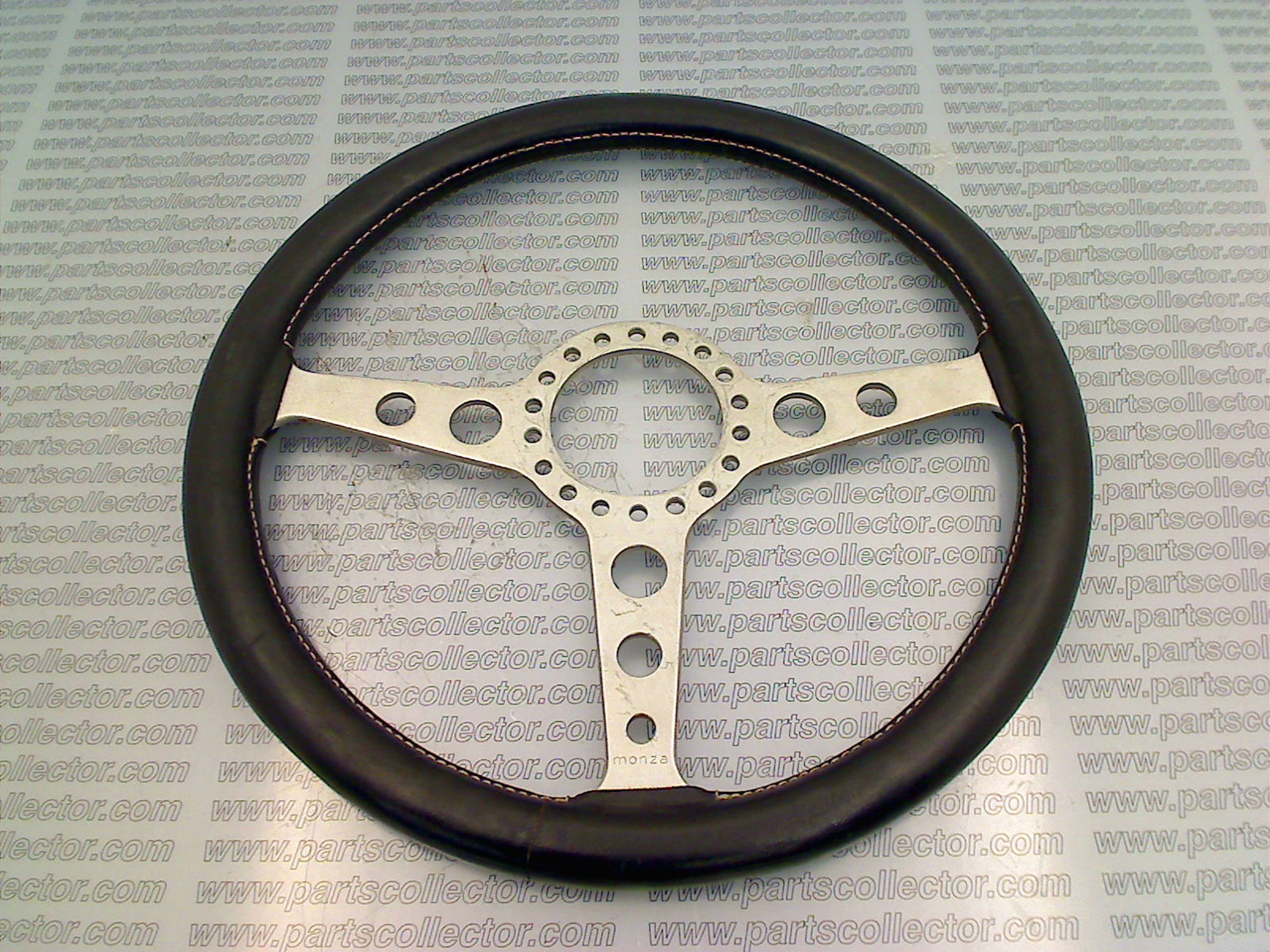 MONZA Steering and Wheels code 16129 compatible with: FERRARI 250, FERRARI 250 GTE, FERRARI 250 LM Le Mans, FERRARI 275 GTB 2, FERRARI 275 GTB 4, FERRARI 275 GTS, FERRARI 330 GT, FERRARI 330 GT 2+2, FERRARI 330 GTC, FERRARI 365 GT 2+2, FERRARI 365 GT4 2+2, FERRARI 365 GTC, FERRARI 365 GTC 2+2