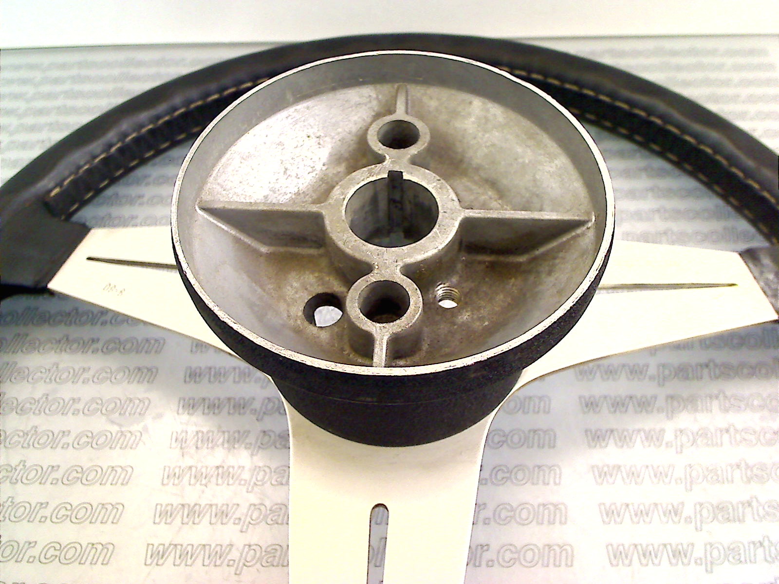 NARDI 116603 - 116084 Steering and Wheels code 12409 compatible with: FERRARI 308, FERRARI MONDIAL - detail view