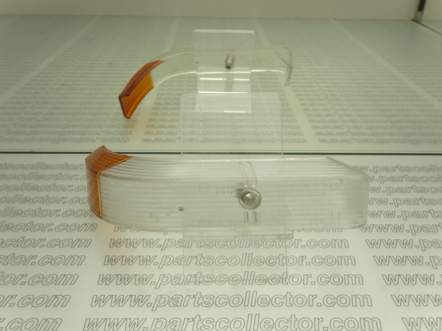PLASTICA FANALE ANTERIORE POSIZIONE FRECCIA DX