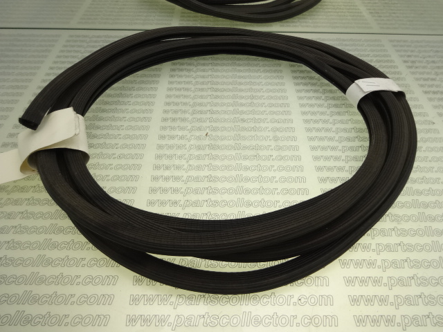 SIDE EXTERNAL DOOR RUBBER