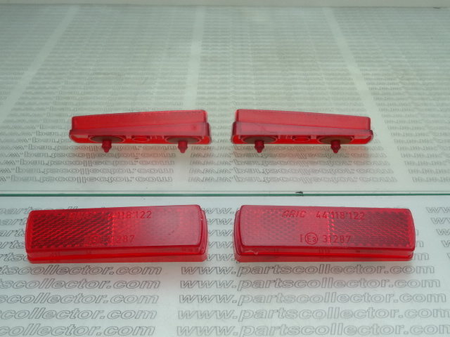 PAIR OF REFLECTORS