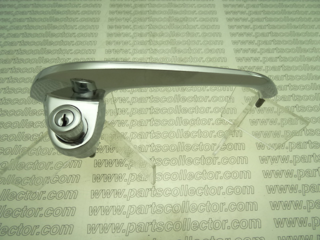 DOOR HANDLE WITH LOCK FRONT RH