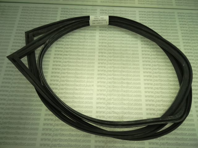 REAR WINDSCREEN RUBBER SEAL