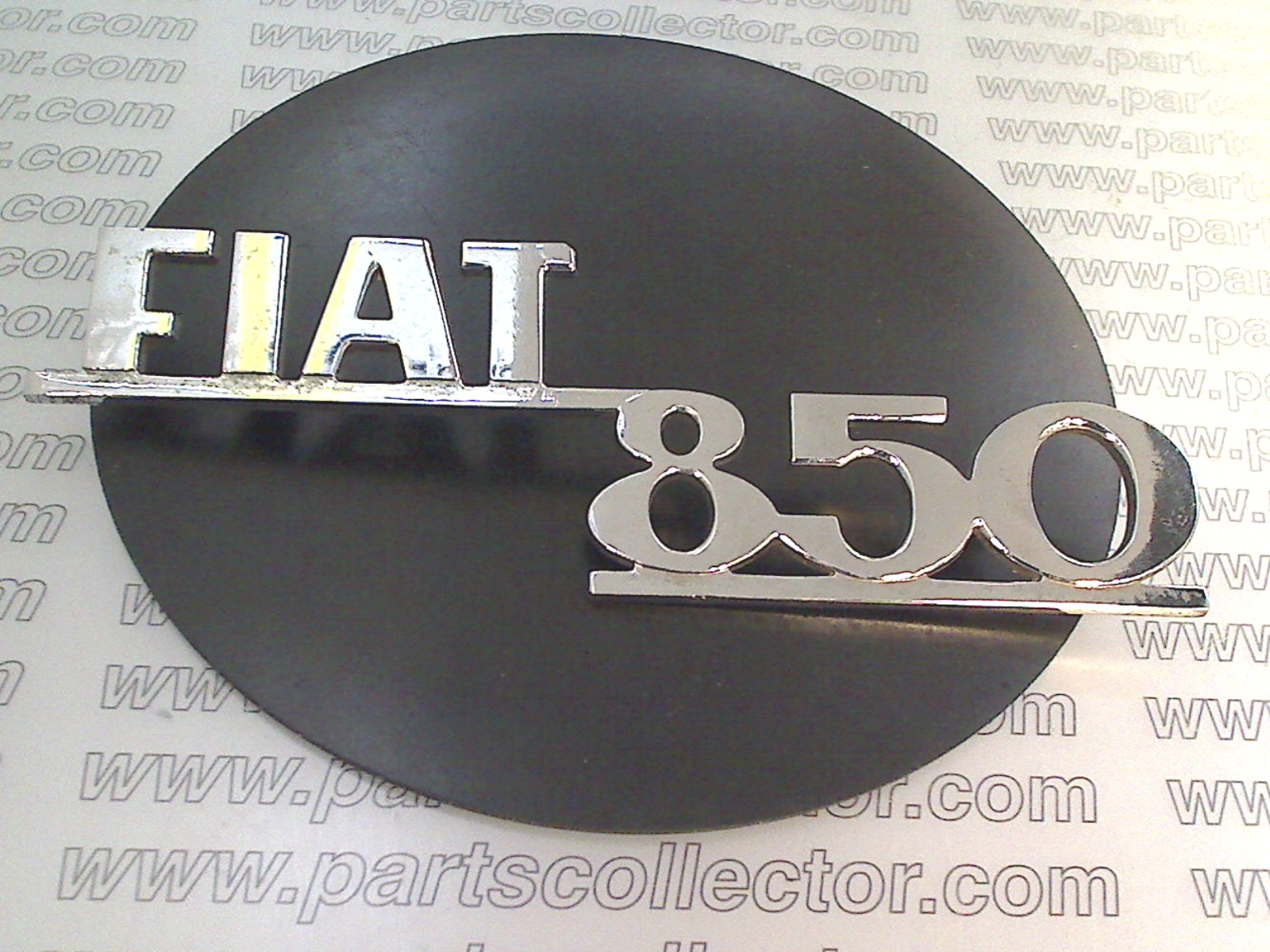 18 cm lang 2 Befestigungsstifte Pins Emblem Badge Fiat 850 aus Metall ca