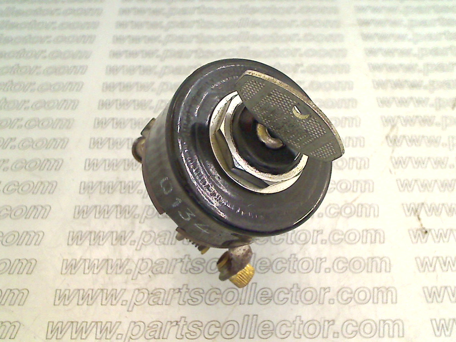 IGNITION SWITCH WITH KEY