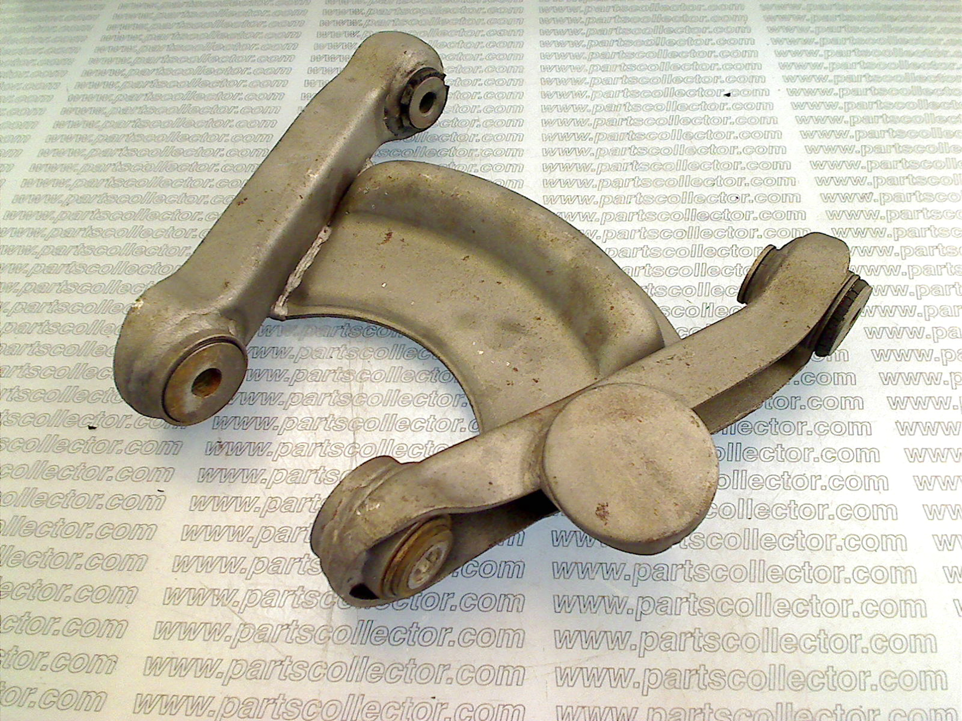 REAR RH UPPER LEVER